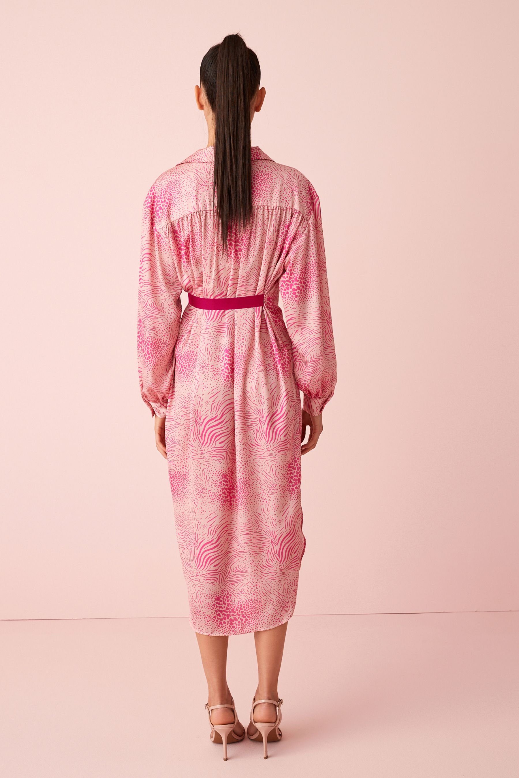 Pink/Cream Next Satin Hemdkleid aus Blusenkleid Print Animal Abstract (1-tlg)