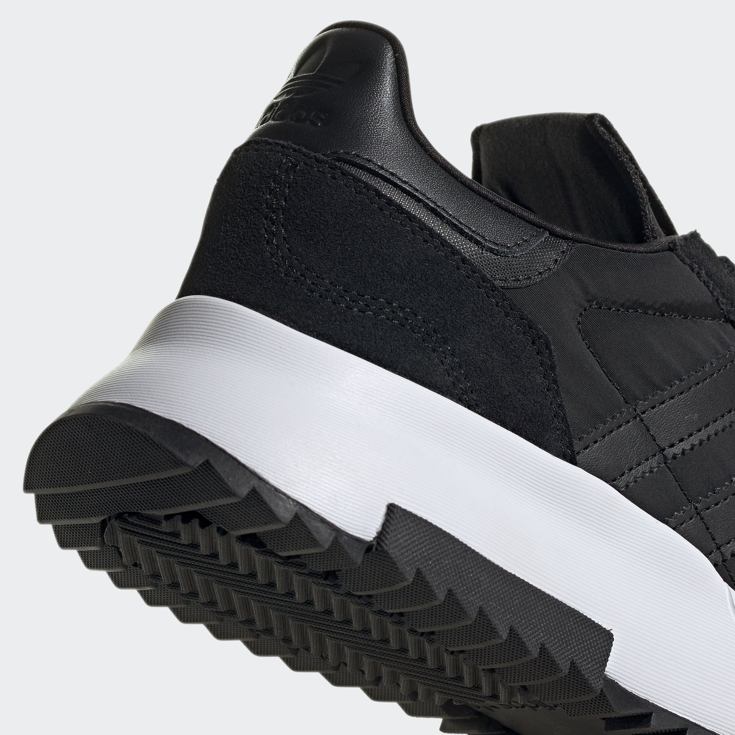 F2 adidas Core RETROPY Originals / Core Sneaker Black / Black White Cloud