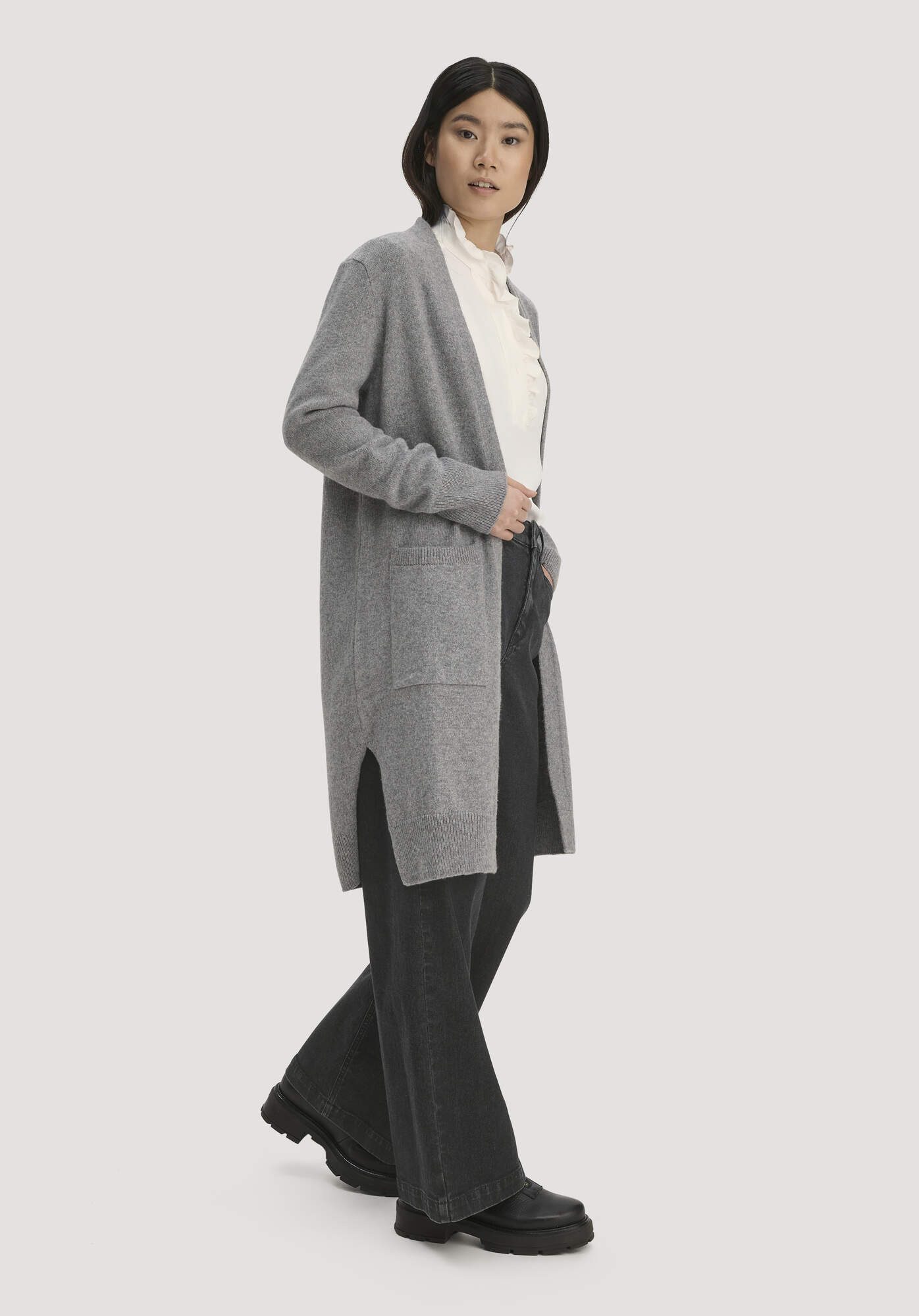 Hessnatur Strickjacke Relaxed aus Bio-Schurwolle mit Bio-Baumwolle (1-tlg)