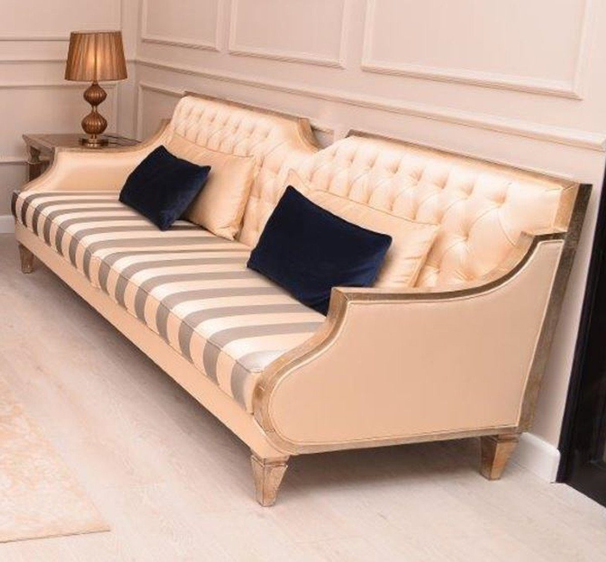 Casa Padrino Sofa Luxus Barock Sofa Beige / Silber / Gold - Handgefertigtes Wohnzimmer Sofa mit Streifen - Barock Wohnzimmer Möbel - Edel & Prunkvoll