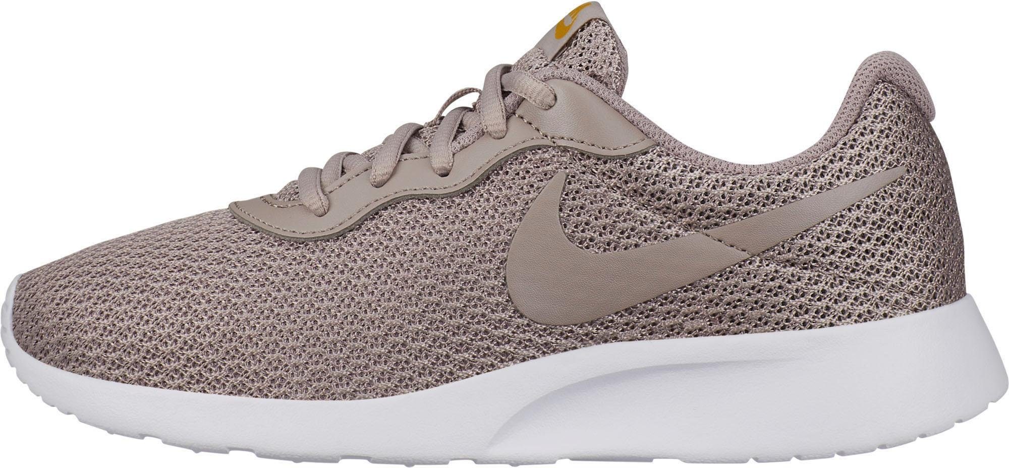 nike sportswear sneaker tanjun