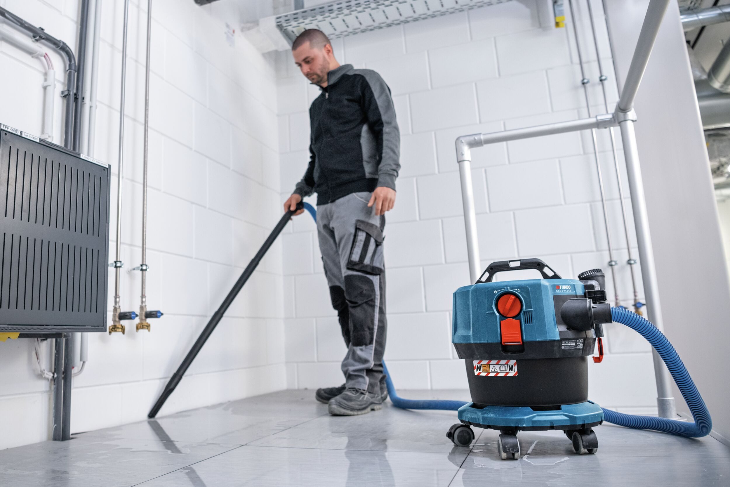 BOSCH Nass-Trocken-Akkusauger GAS 18V-12 MC, Akku-Staubsauger Ohne Akku - im Karton