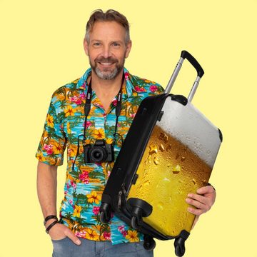 NoBoringSuitcases.com© Koffer Bier - Druck - Alkohol 67x43x25cm, 4 Rollen, Mittelgroßer Koffer für Erwachsene, Reisekoffer