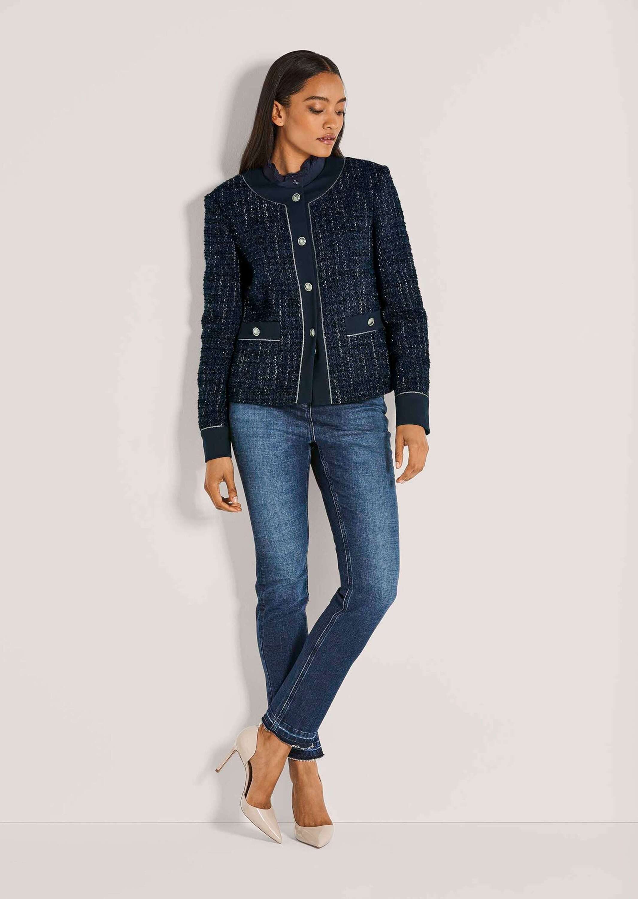 MADELEINE Kurzblazer Eleganter Damenblazer mit kurzem Schnitt Kastige Form mit silberfarbenen Wappenknöpfen