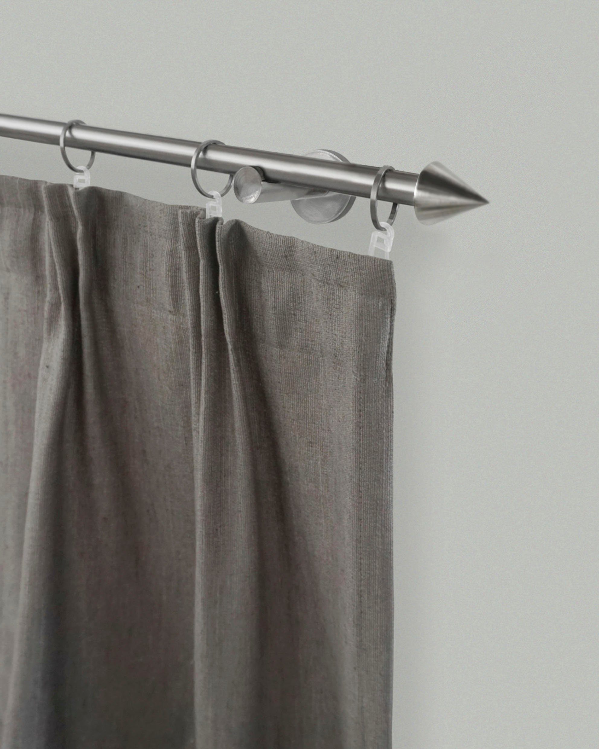 GARESA Gardinenstange DIAMANT, Ø 16 mm, 1-läufig, Wunschmaßlänge, mit Bohren, verschraubt, Metall, Vorhanggarnitur, verlängerbar, Kegel, edelstahl optik, mit Ringe