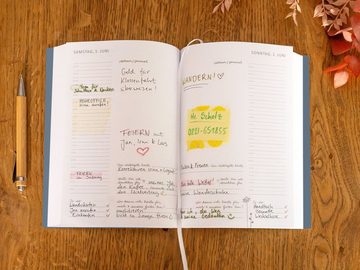 Eine der Guten Verlag Terminkalender Terminplaner 2024 - 365 gute Tage A5, blau rosa, 1 Seite/ Tag, 400 S. FSC-Papier, Softcover, klimaneutral