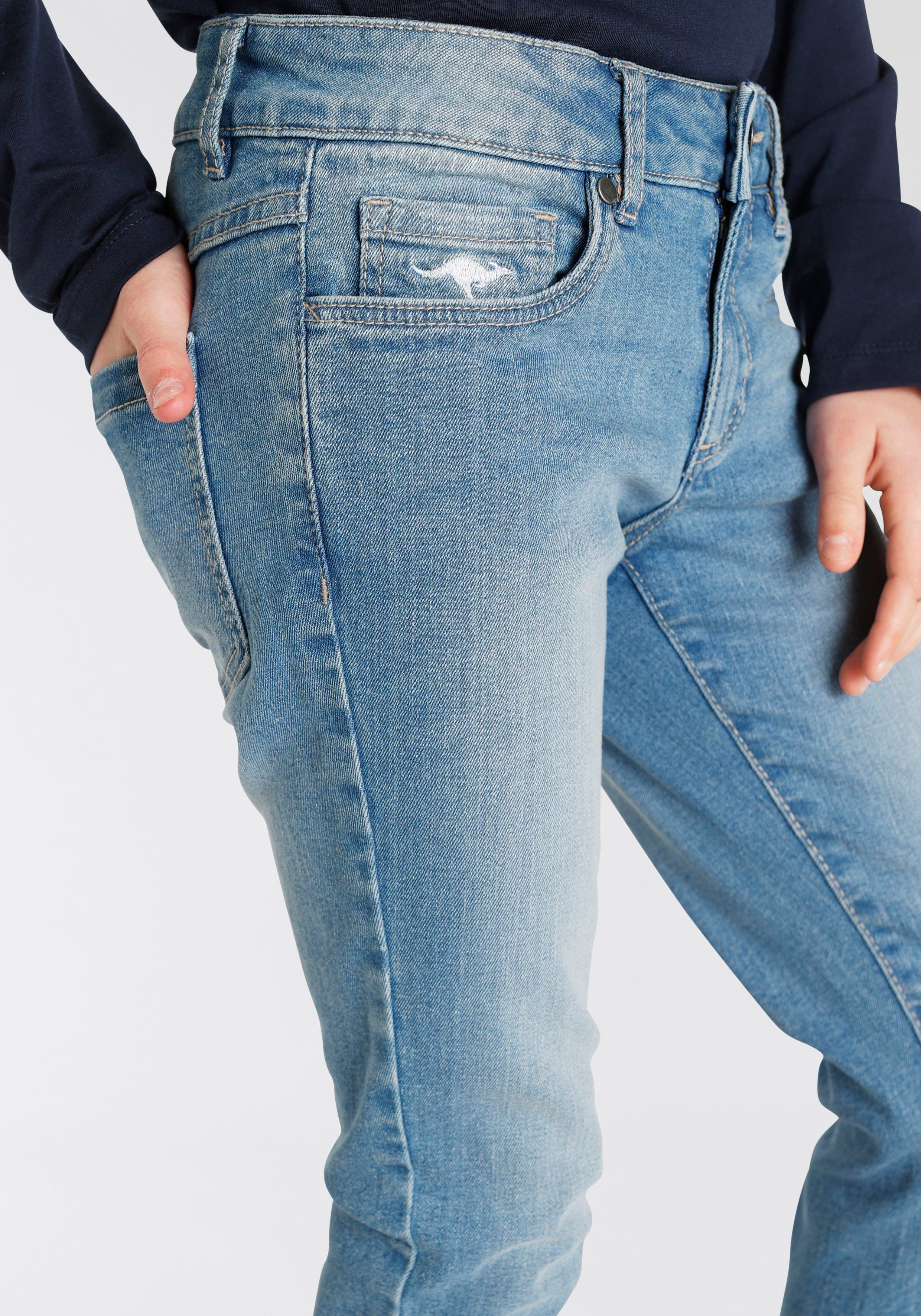 KangaROOS 7/8-Jeans, im Bund kleiner verstellbar Stickerei und