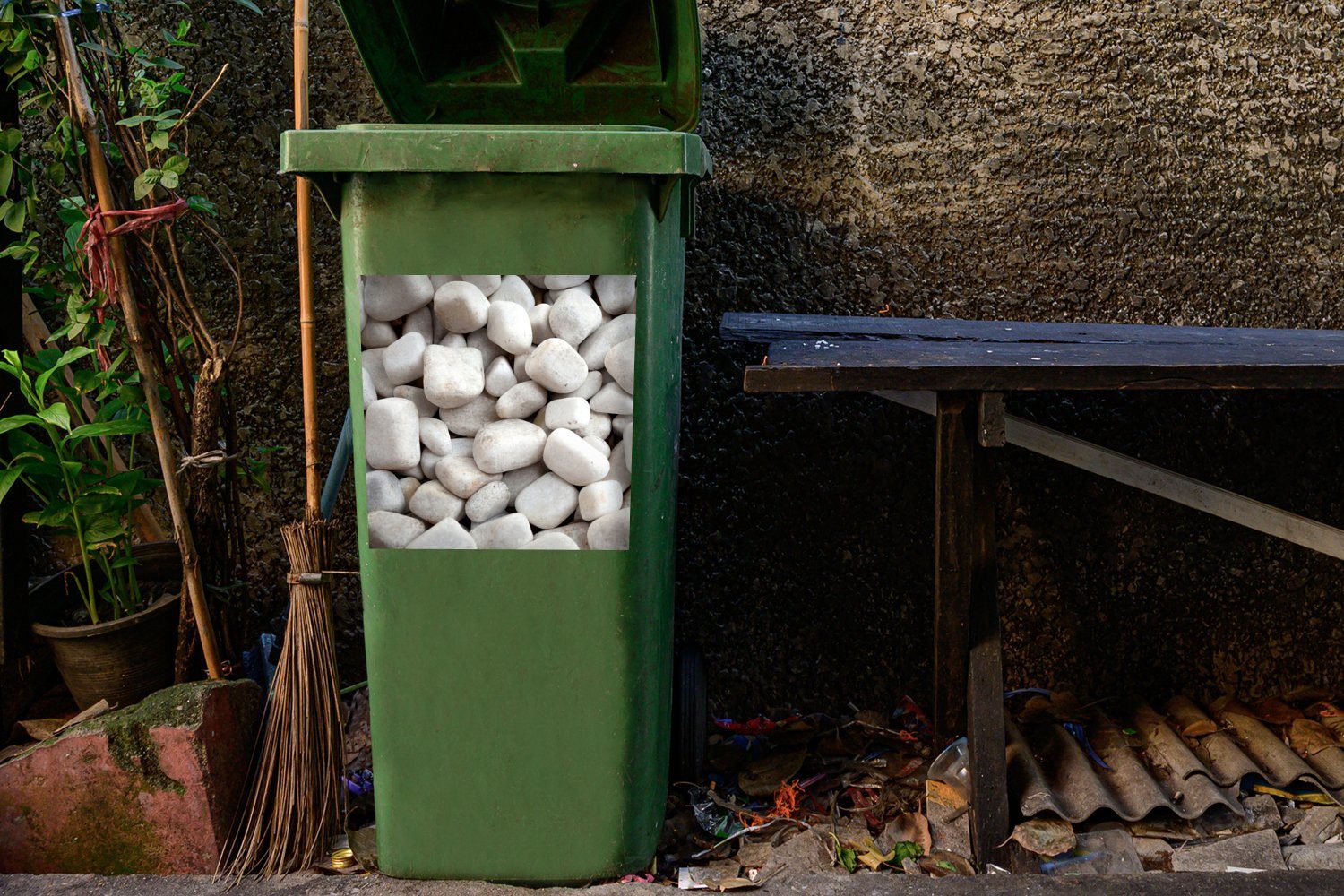 Weiß (1 - Schotter St), Sticker, - Container, MuchoWow Mülltonne, Wandsticker Abfalbehälter Mülleimer-aufkleber, Steine