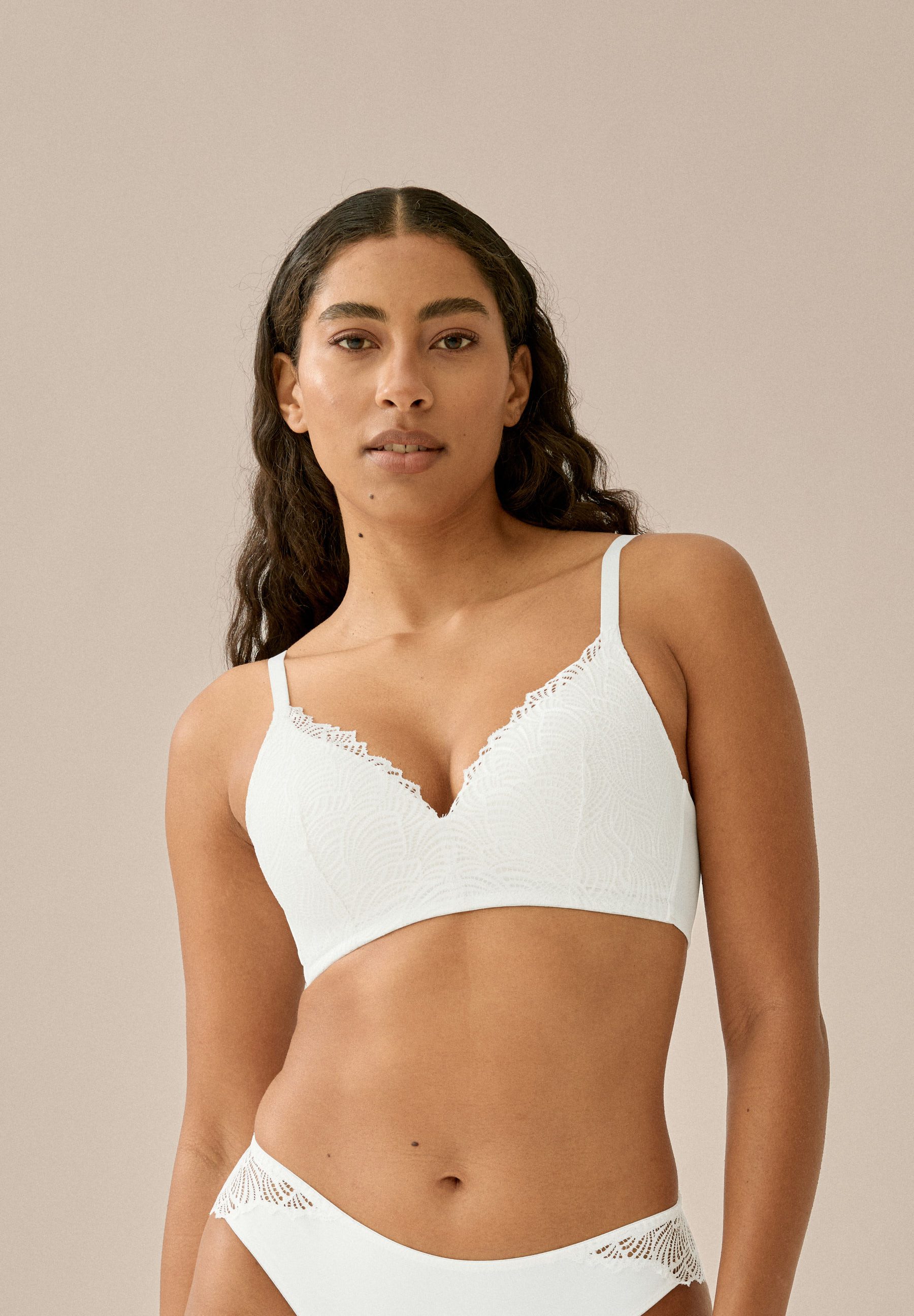 Naturana Bügelloser BH The Friday (1-tlg) mit Spitze, feminin, bequem, weich, ohne Bügel, verstellbare Träger