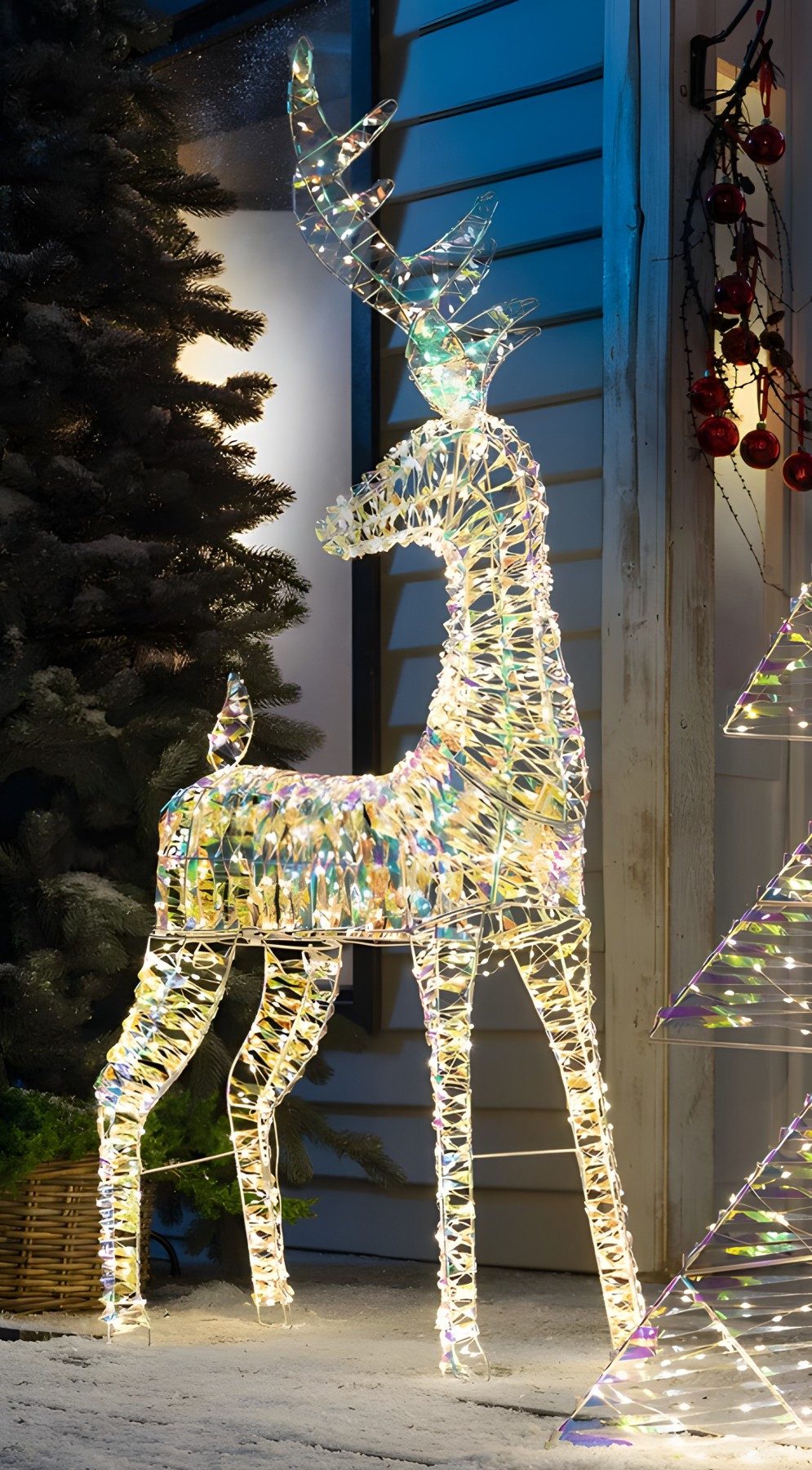 Dekoleidenschaft LED-Dekofigur Rentier "Rainbow" 1,36 m hoch, 960 warmweiße günstig online kaufen