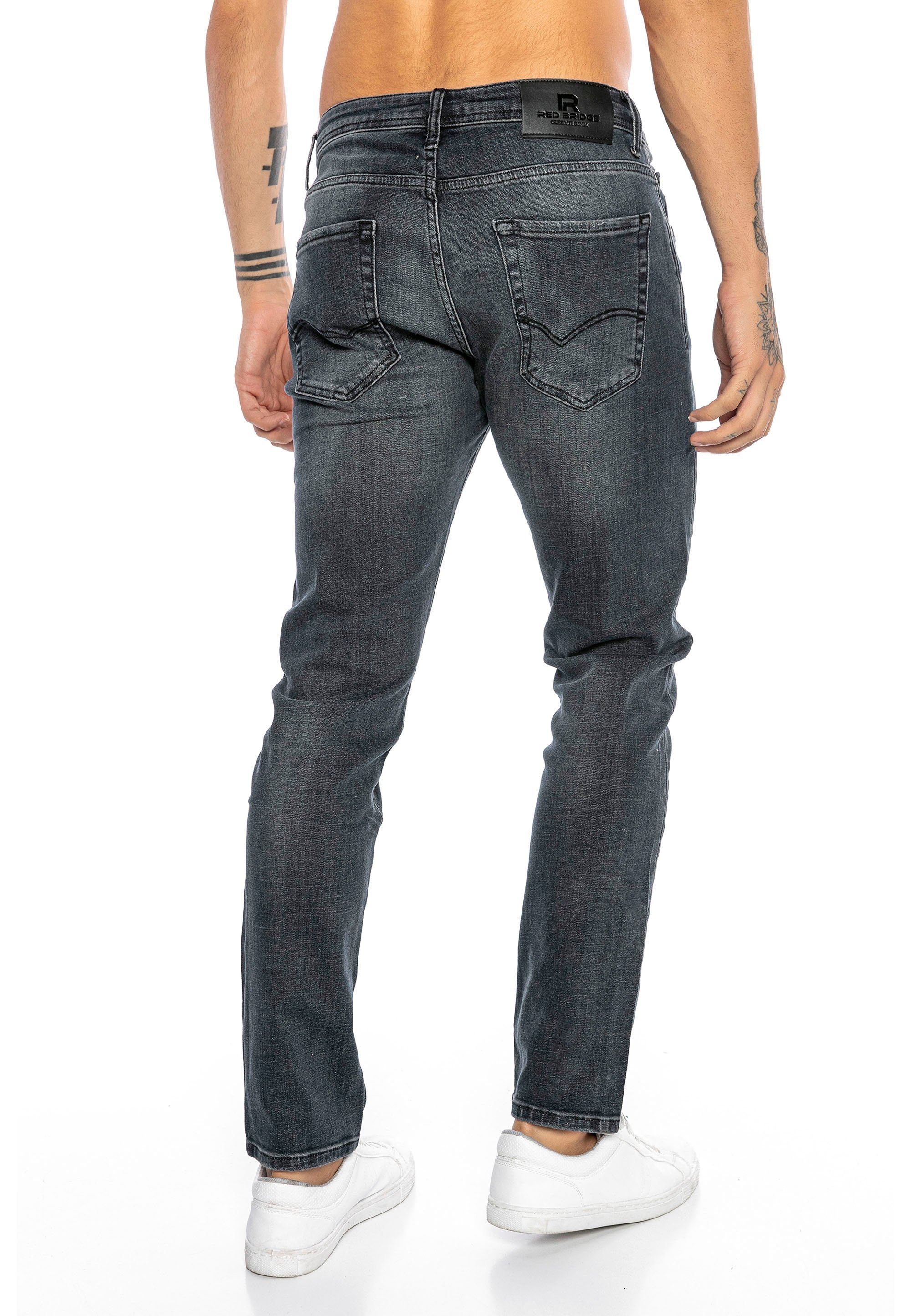 RedBridge Slim-fit-Jeans Brownsville in schmalem Schnitt