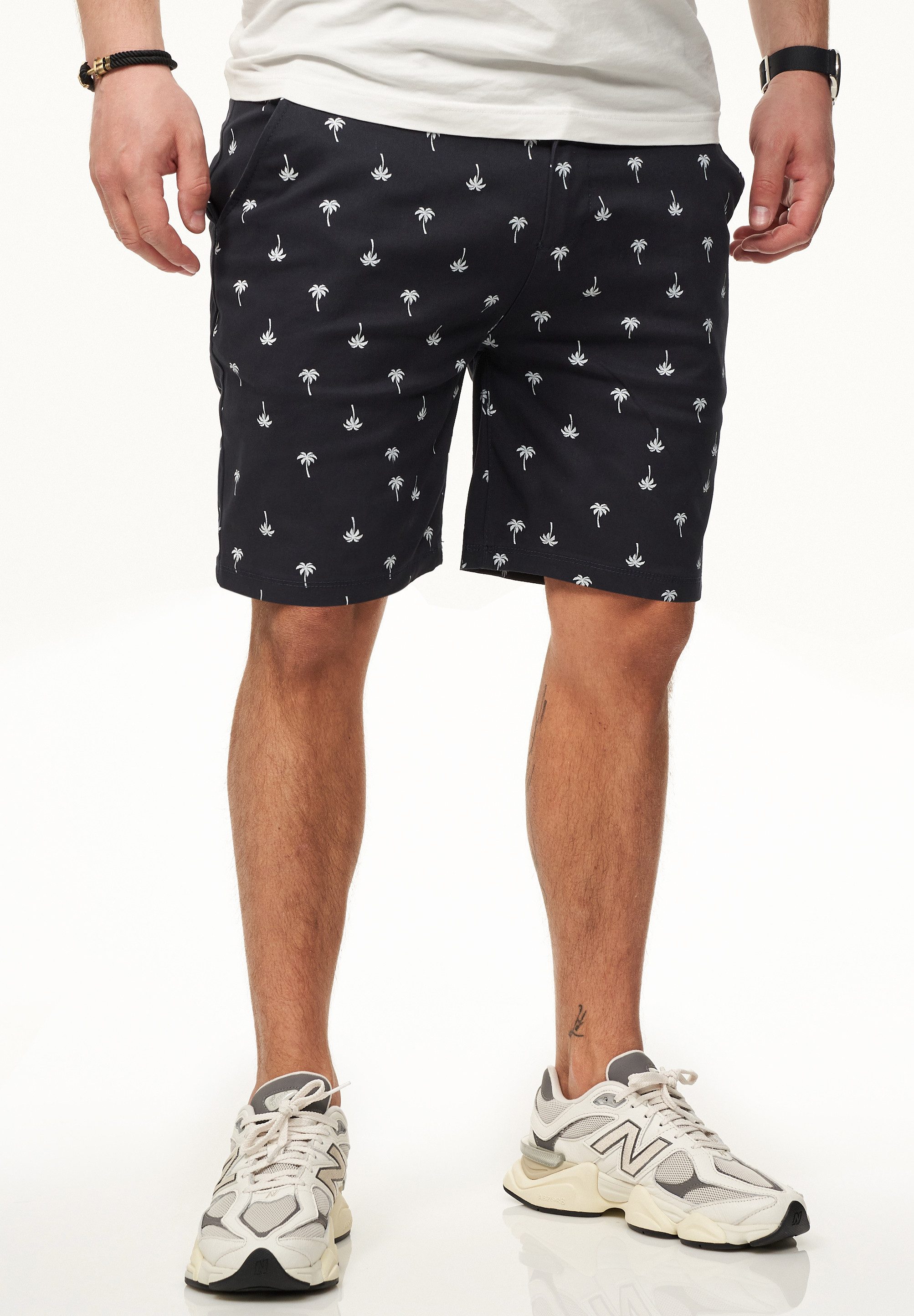 behype Chinoshorts Kurze Hose mit Palmenmuster & Gürtel im Regular-Fit Sommer-Shorts Bermuda mit Stretchanteil für Herren