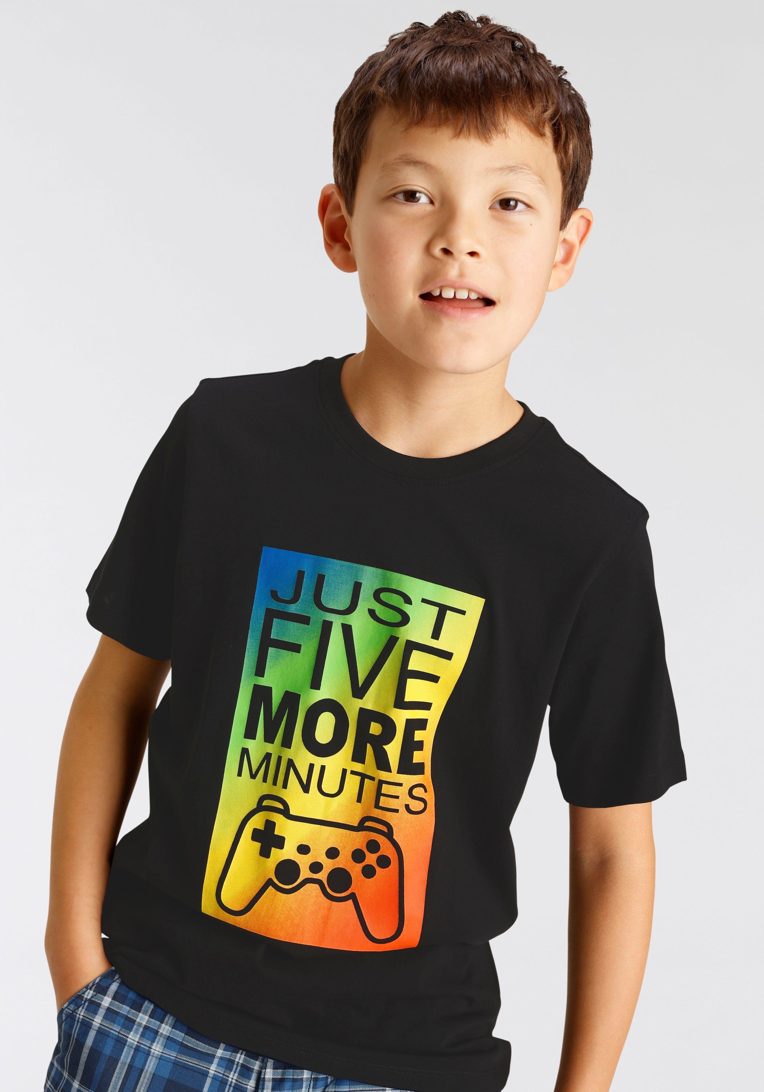 Spruch MINUTES T-Shirt KIDSWORLD MORE JUST 5 Gamer