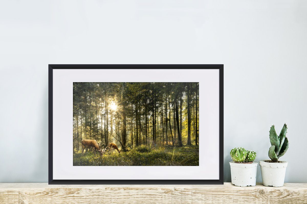 St), Natur Kunstdruck, Rahmen, (1 - Poster, Gerahmtes MuchoWow mit Hirsche Bilderrahmen Poster - Wald, Schwarzem