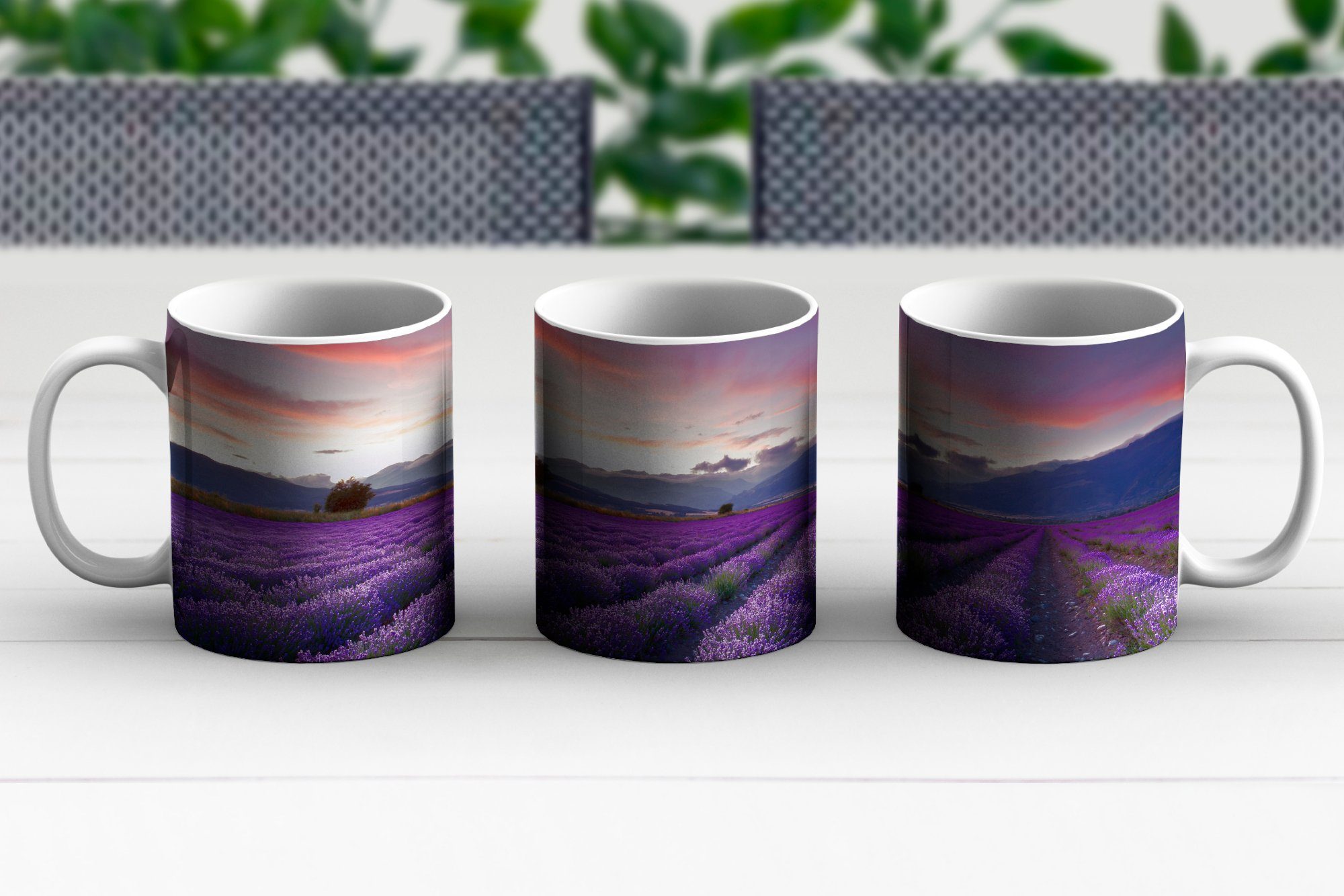 Teetasse, bei Geschenk Keramik, Sonnenuntergang, Teetasse, Kaffeetassen, Lavendelfeld MuchoWow Tasse Becher, Ein schönes