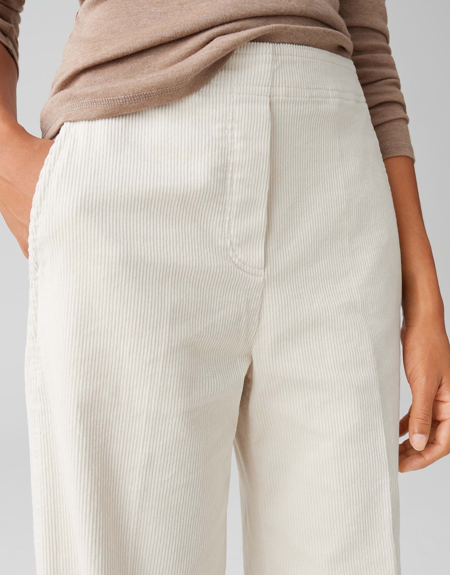 OPUS Cordhose MILENI CARGO Wide Leg aus Cord weiter, gerader Beinverlauf, weicher Griff, samtige Oberfläche – Bild 4 von 5