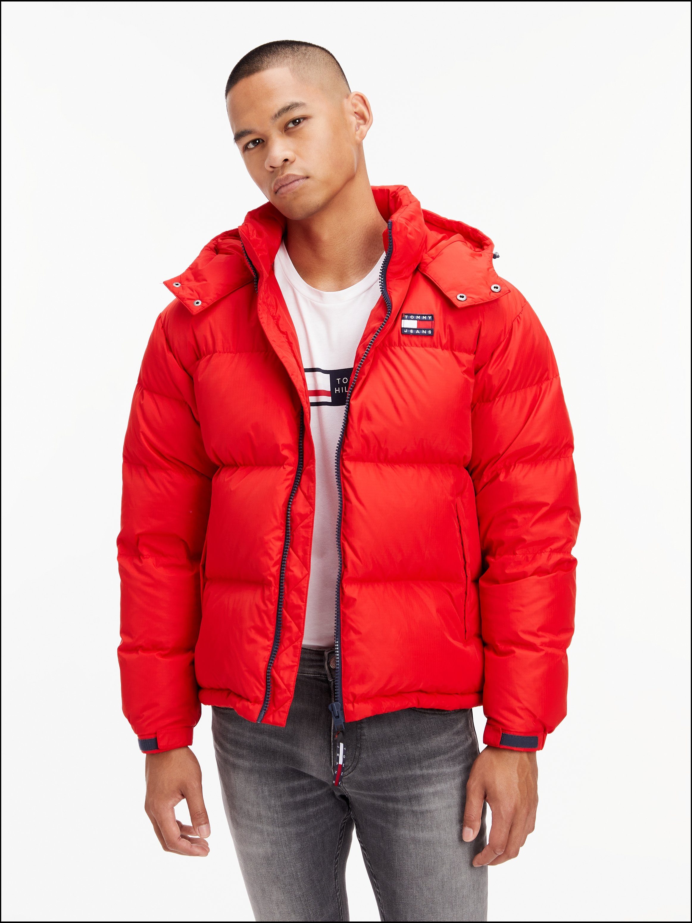 Tommy Jeans Steppjacke TJM ALASKA PUFFER mit Markenlabel Deep Crimson