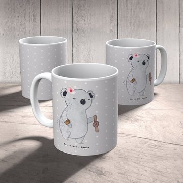 Mr. & Mrs. Panda Tasse Uhrmacherin Herz - Grau Pastell - Geschenk, Tasse, Firma, Teebecher, Keramik, Herzberührende Designs