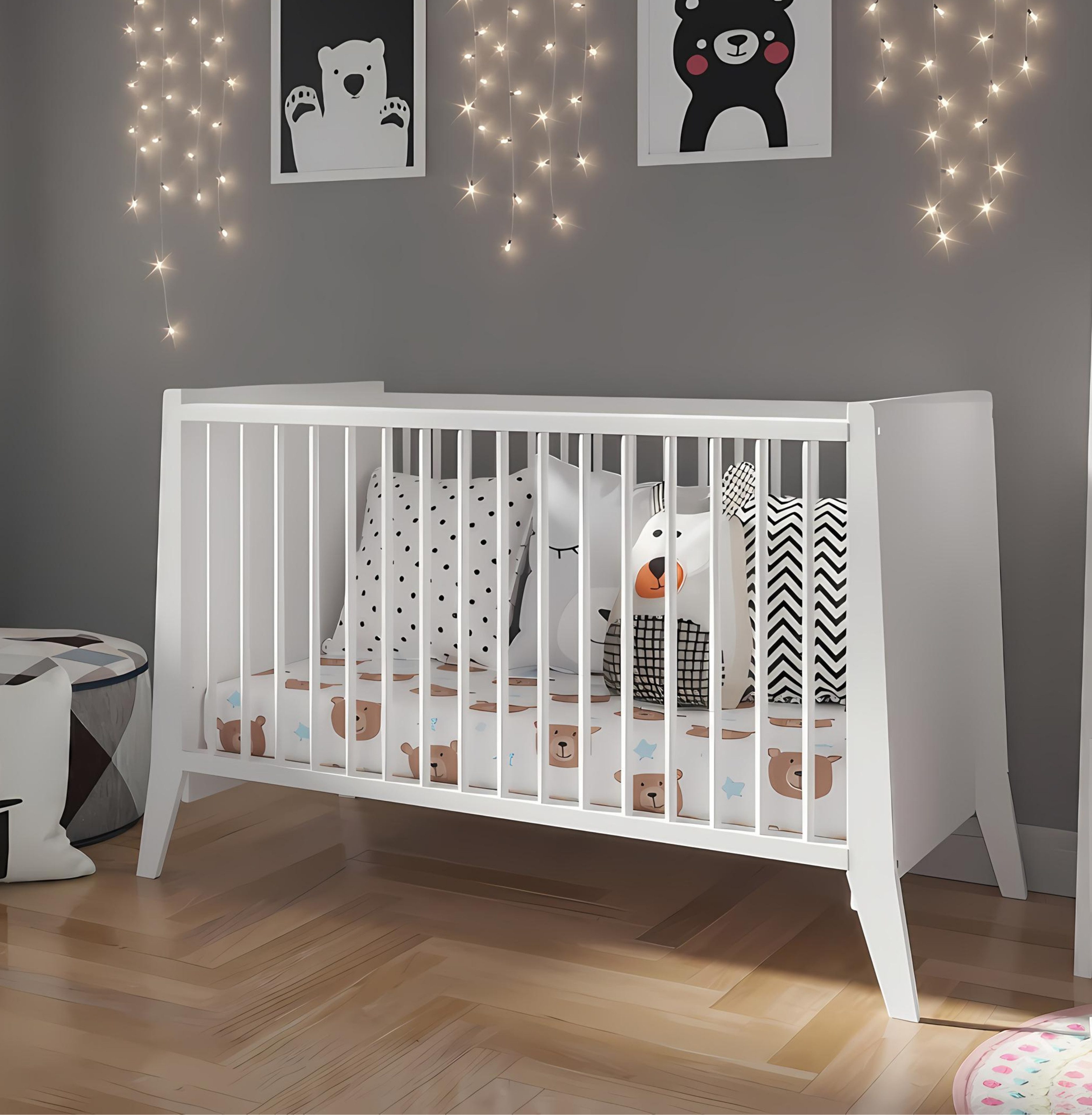 Alavya Home® Babybett PARKER I Qualitätsträume I für den ruhigen Schlaf Ihres Schatzes, Babybett 60x120 ohne Matratze mit höhenverstellbar aus Kiefernholz