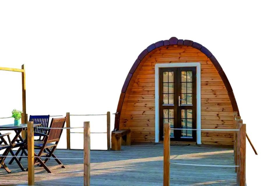 JVmoebel Gartenhaus Freizeithaus Holzhütte Campinghütte Mobilheim Braun aus Holz, (Camping Haus), Made in Europe