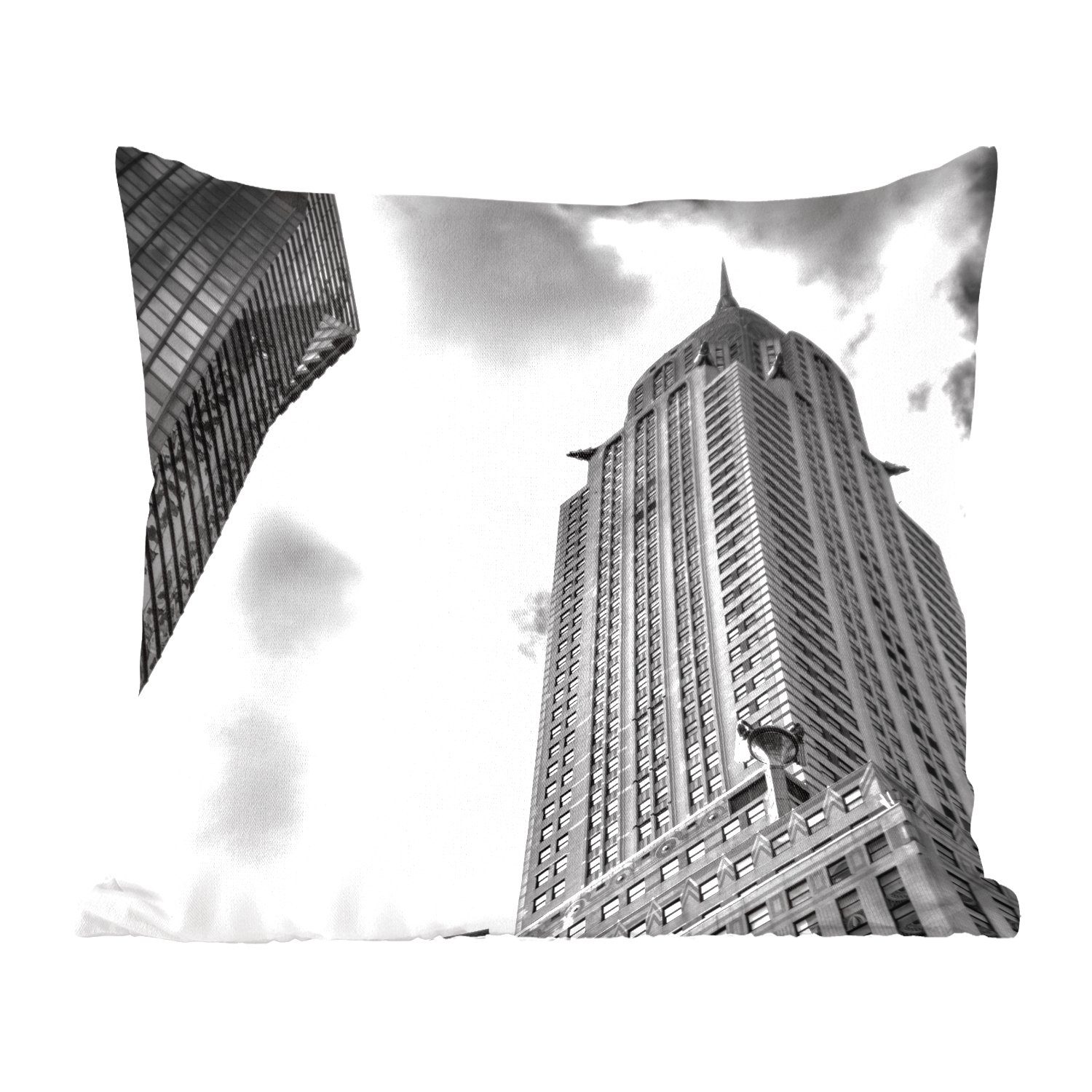 MuchoWow Dekokissen Chrysler Building in New York von unten nach oben in Schwarz-Weiß, Zierkissen mit Füllung für Wohzimmer, Schlafzimmer, Deko, Sofakissen
