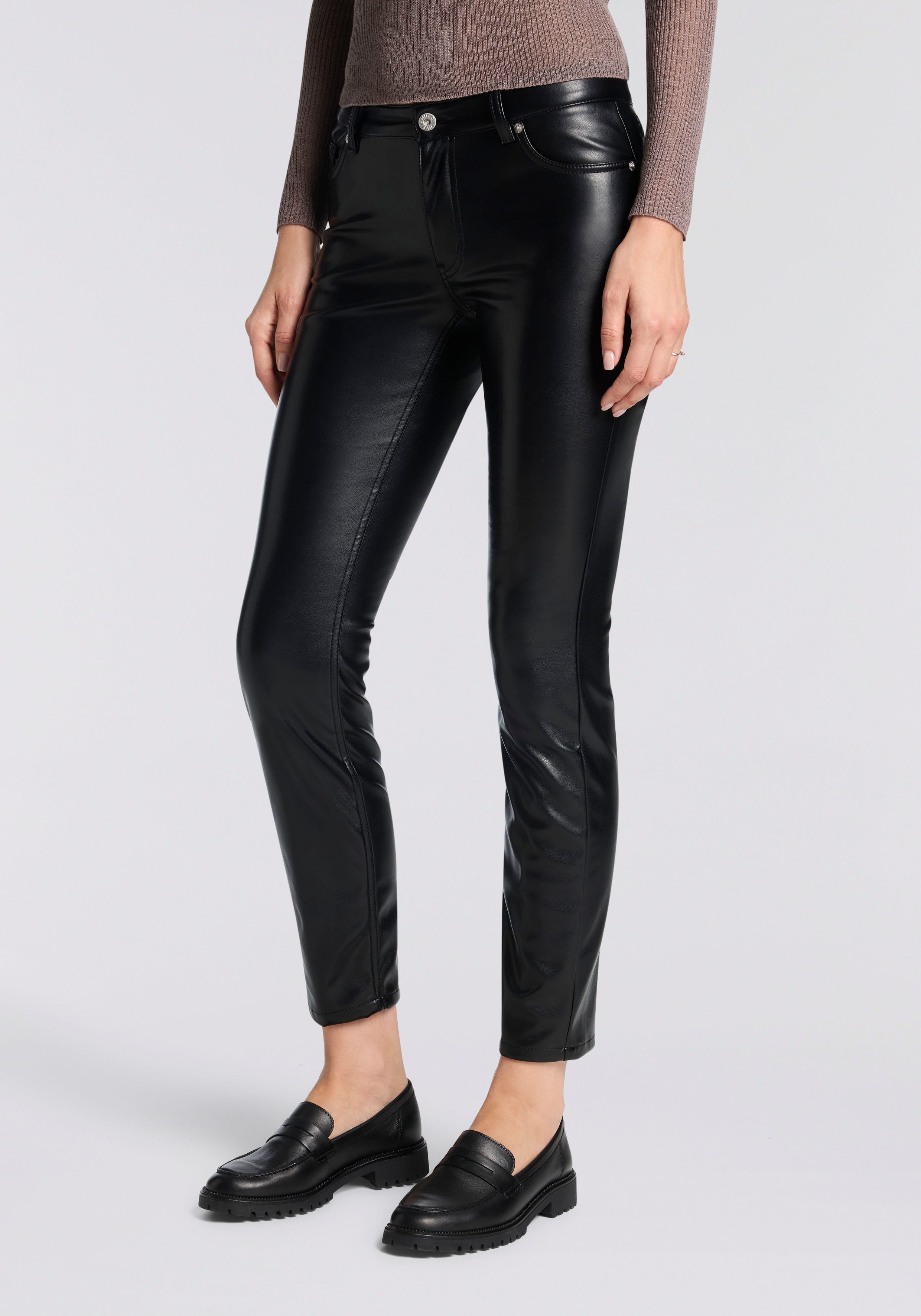 HUGO Blue Lederimitathose Hilano Slim Fit, mittlerer Bund günstig online kaufen