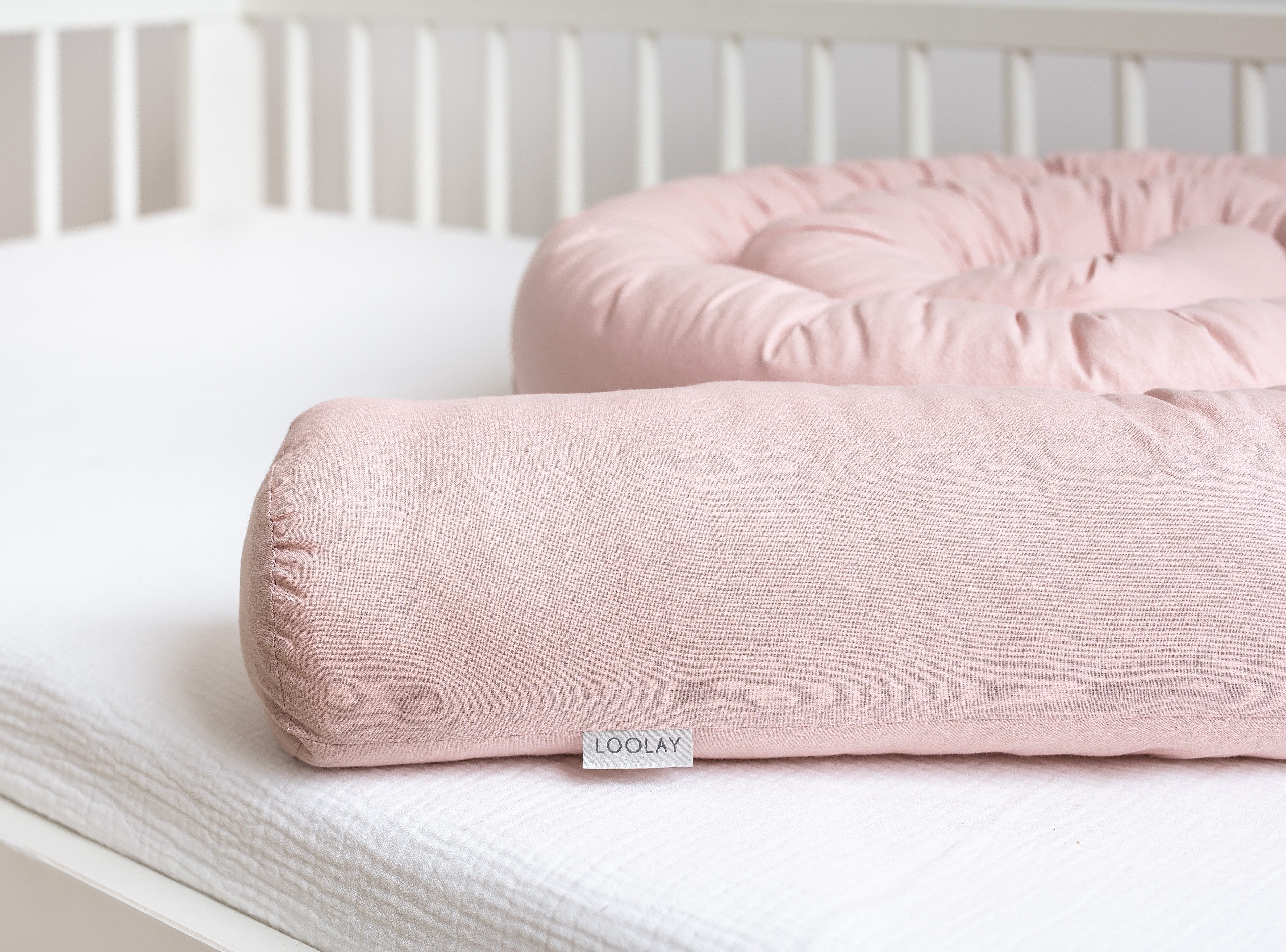 Loolay Nestchenschlange 100% ROSA Baumwolle Multifunktion PREMIUM Bettschlange Stoffschlange, (STAUBROSA Bettumrandung Krabbeldecke Babybett Umrandung Schlange Bett Kopfschutz, Zierkissen Bettrolle Dekokissen Zugluftstopper ALTROSA GESCHENK), LOOLAY® - 100% Europäische Stoffe und Kleinserien-Nähen!