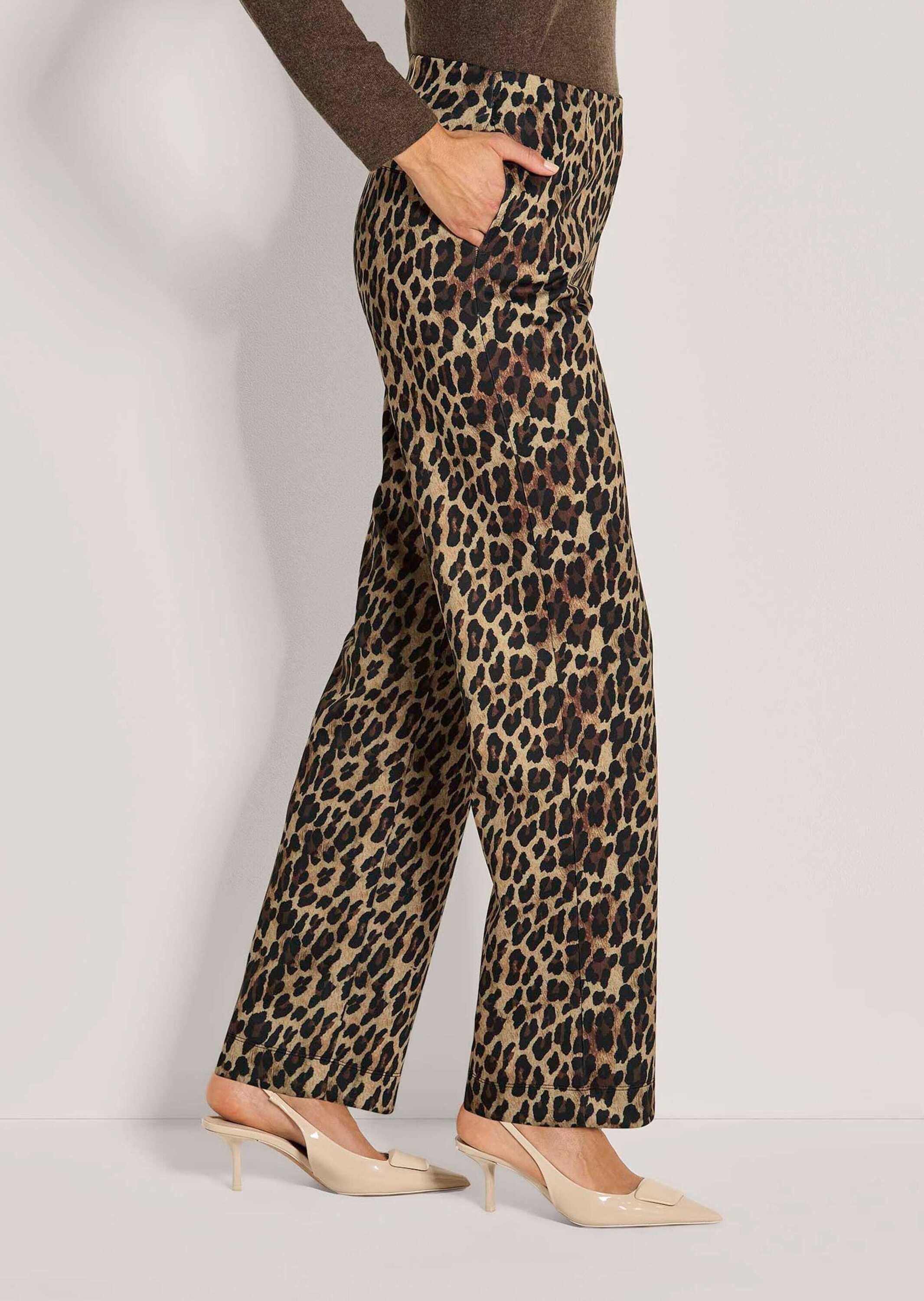 MADELEINE Schlupfhose Weite Jerseyhose mit Leopardenmuster Mit elastischem Bund, Seitennahttaschen und Ziergesäßleisten