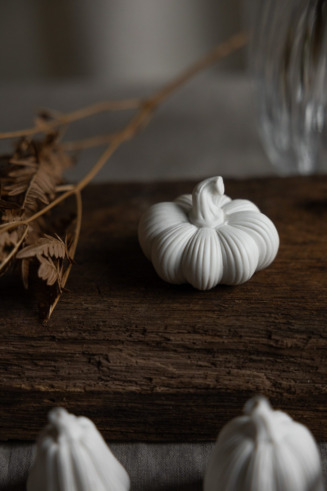 Storefactory Dekoobjekt Kürbis Ekasen Keramik weiß Herbstdeko, Dekoobjekt aus Keramik – Bild 2 von 3
