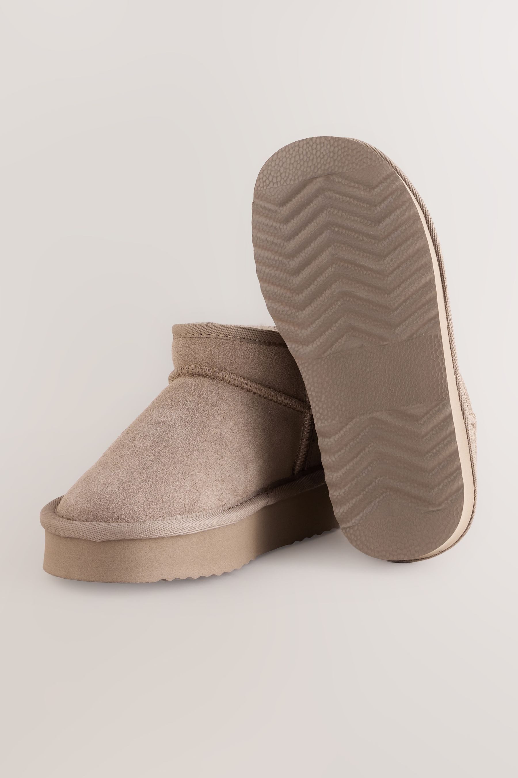 Next Wasserabweisende Veloursleder-Schlupfstiefel Stiefel (1-tlg)