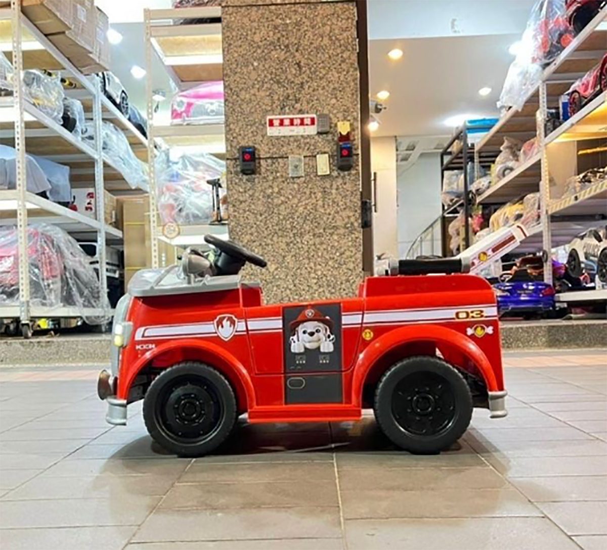 DOTMALL Rot Injusa Patrol Auto Kinder-Elektroauto Marshall Paw Rutscherauto