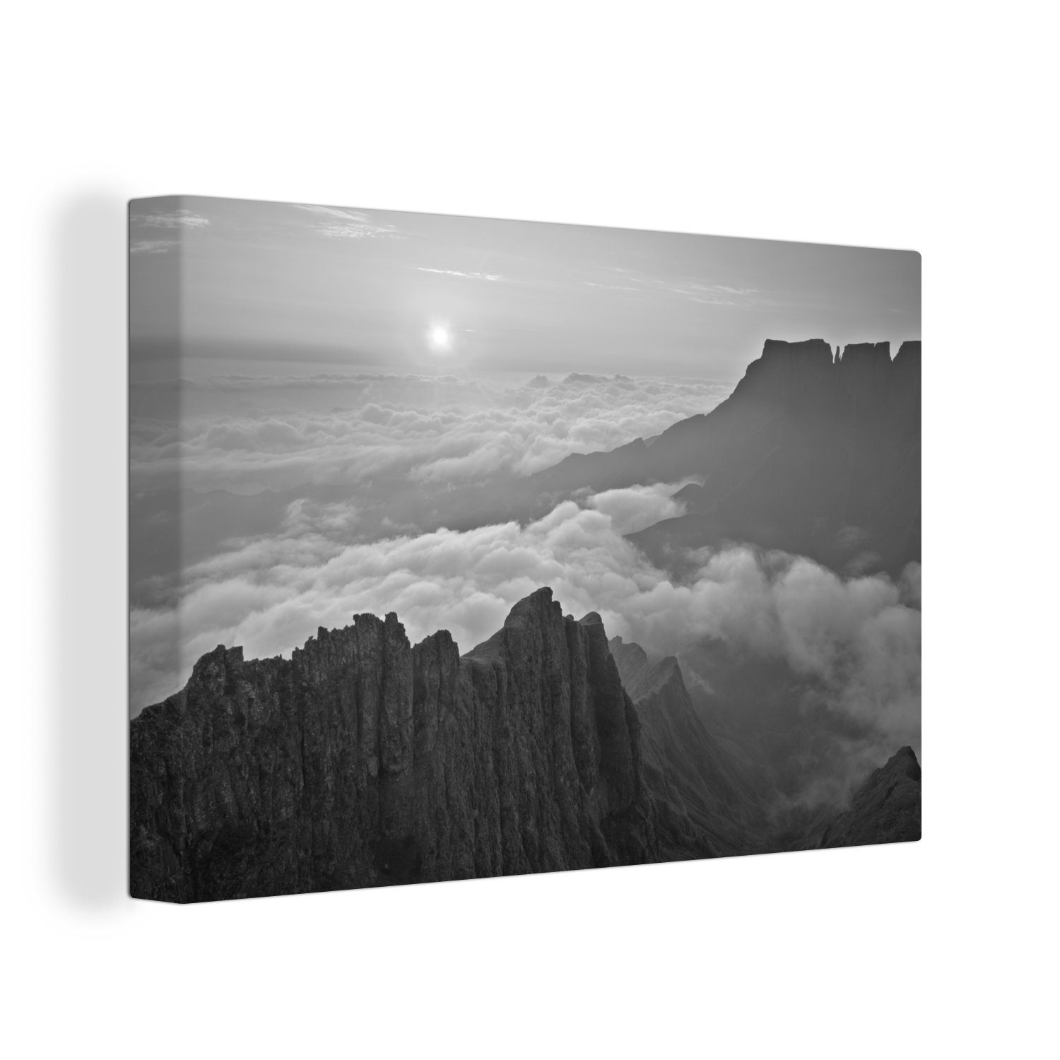 OneMillionCanvasses® Leinwandbild Schwarz-Weiß-Bild der Sonne und einer Wolkenschicht über einer, (1 St), Wandbild Leinwandbilder, Aufhängefertig, Wanddeko, 30x20 cm