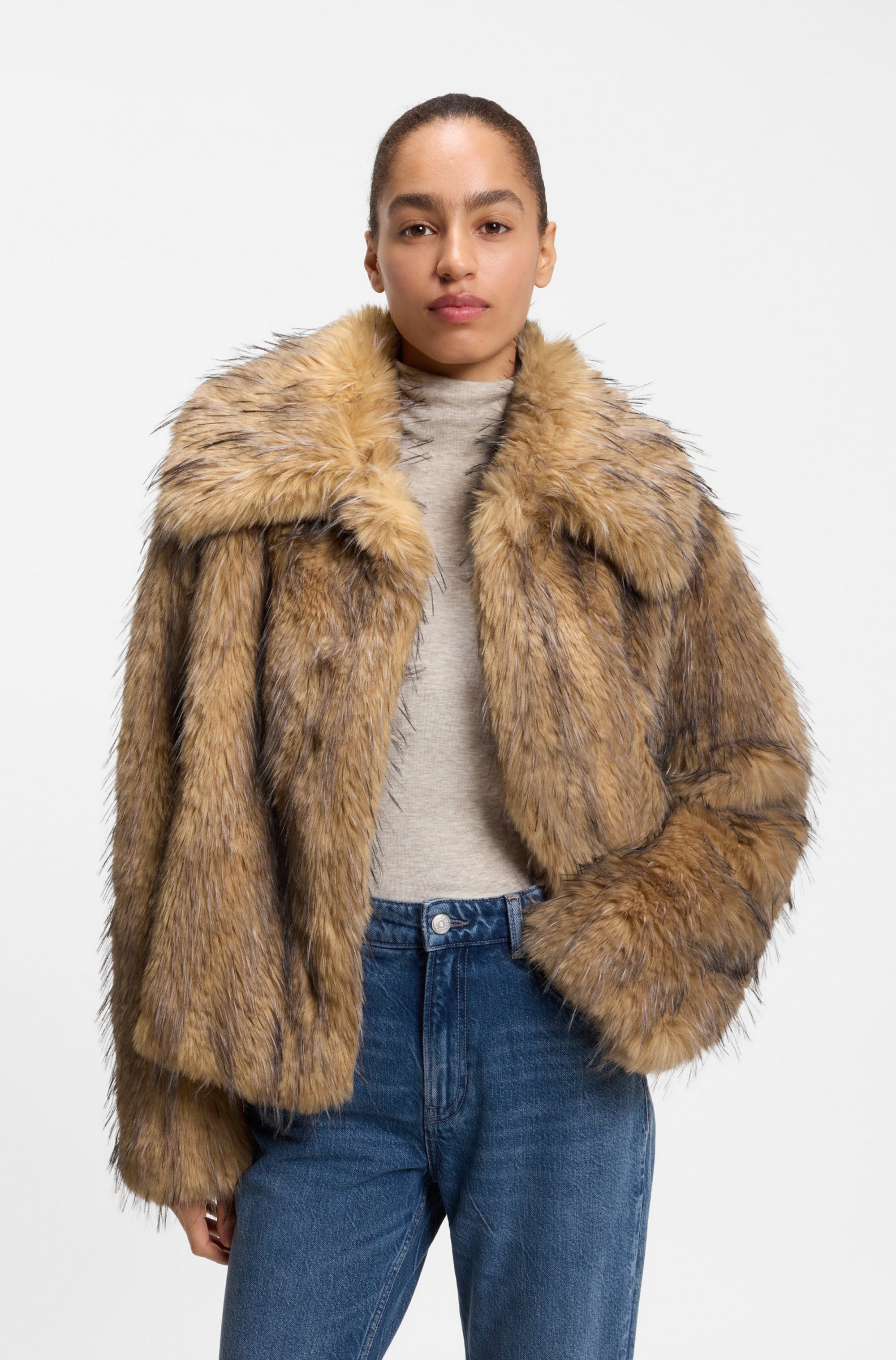 BOSS ORANGE Kurzmantel Cefura Premium Damenmode aus Kunstfell, Relaxed Fit