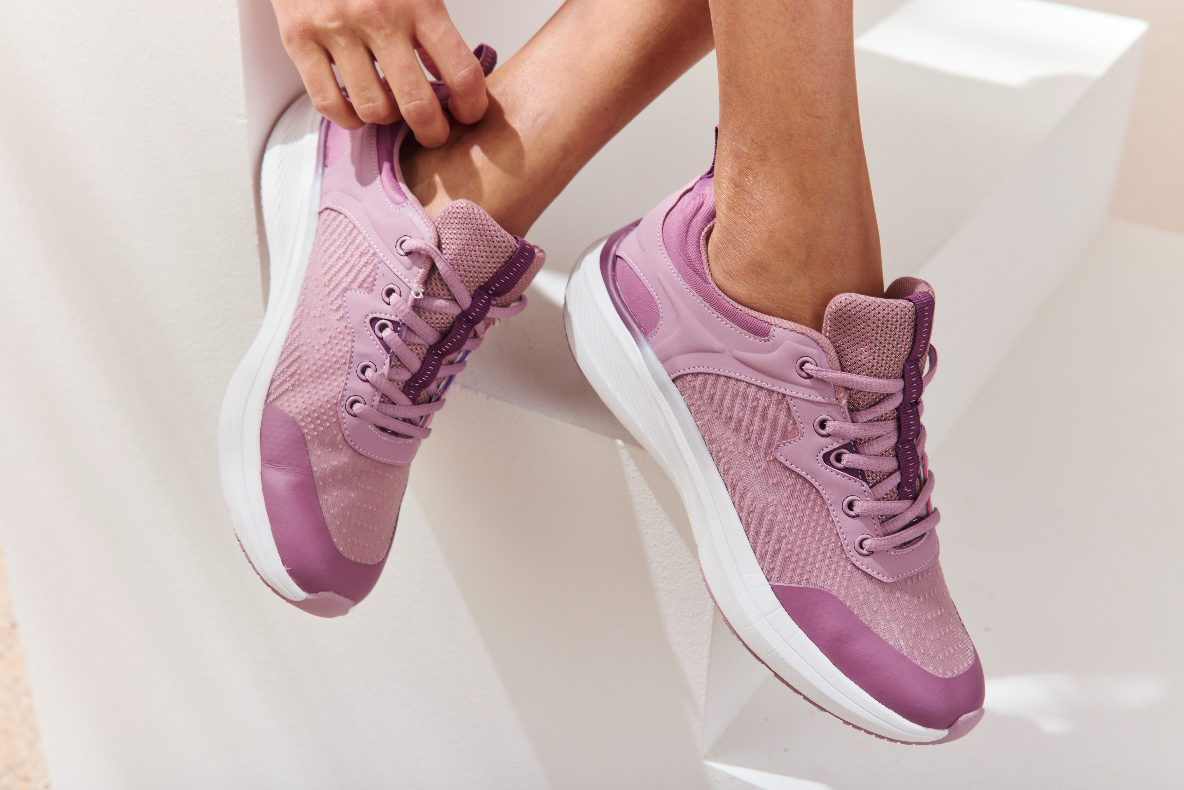 LASCANA Turnschuhe, Sneaker Freizeitschuh, Schnürhalbschuh mit herausnehmba günstig online kaufen