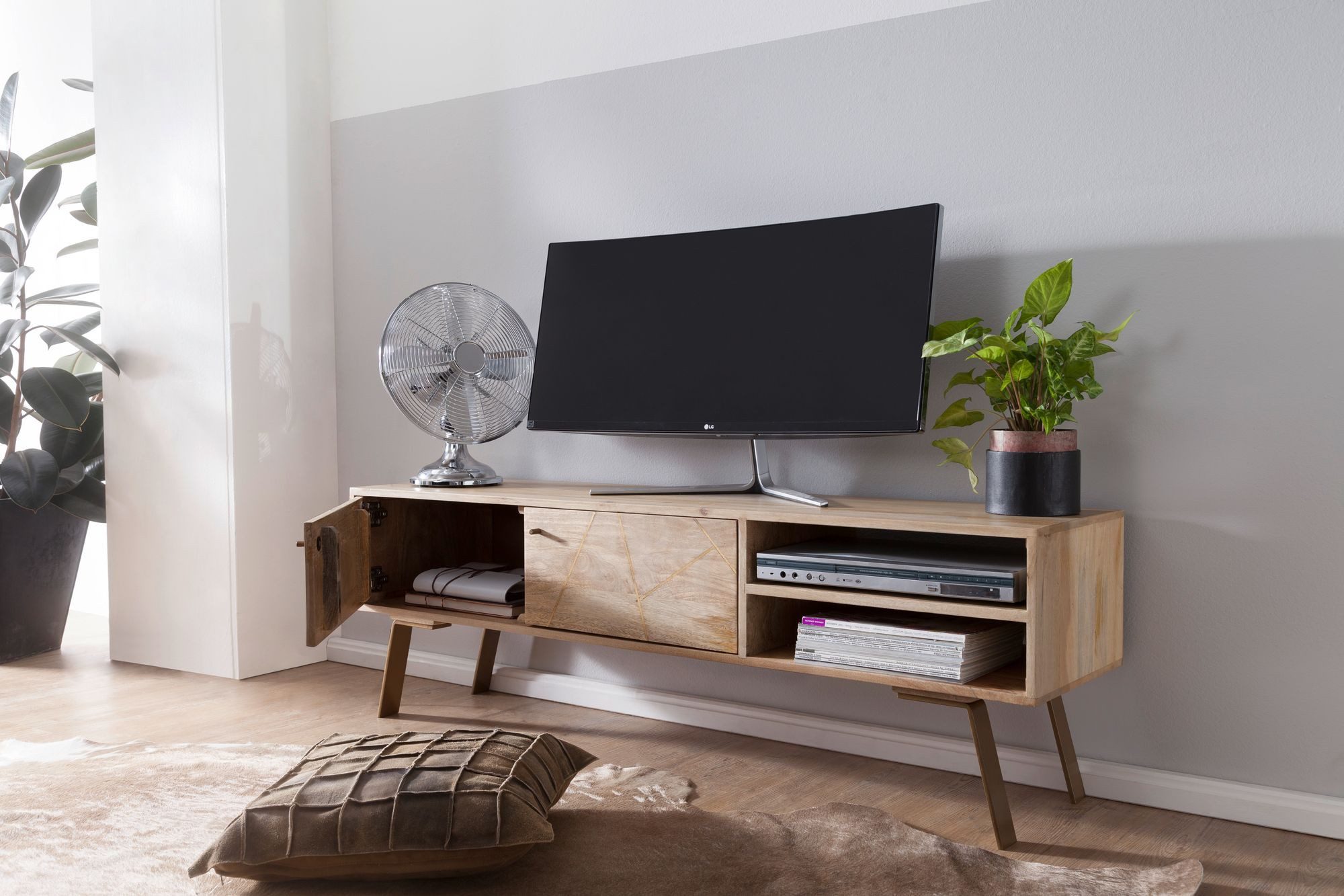 FINEBUY Lowboard FB51245 Massives TV-Board 145cm Mango Massivholz hell Fernsehschrank (Fernsehschrank mit 2 Türen, Unterschrank TV Möbel), Mango Massivholz Landhaus TV Kommode 145x47x35 cm