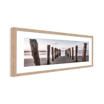 artissimo Bild mit Rahmen Bild gerahmt 71x30cm Design-Poster mit Rahmen länglich Wandbild Strand, Strand-Landschaft: Wellenbrecher
