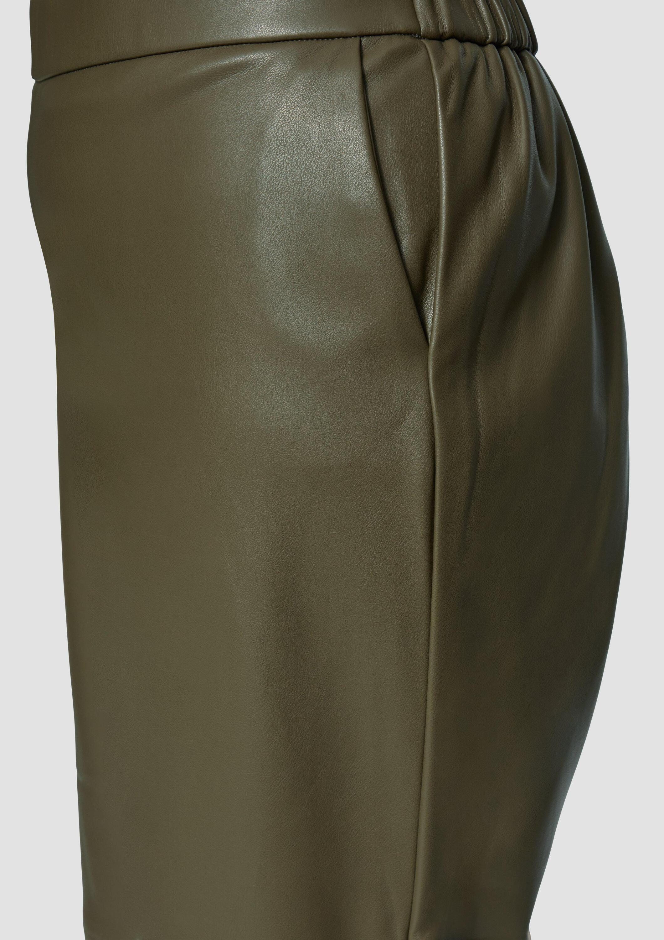 s.Oliver Culotte Hose Culotte aus Lederimitat mit Nahtdetails – Bild 4 von 5