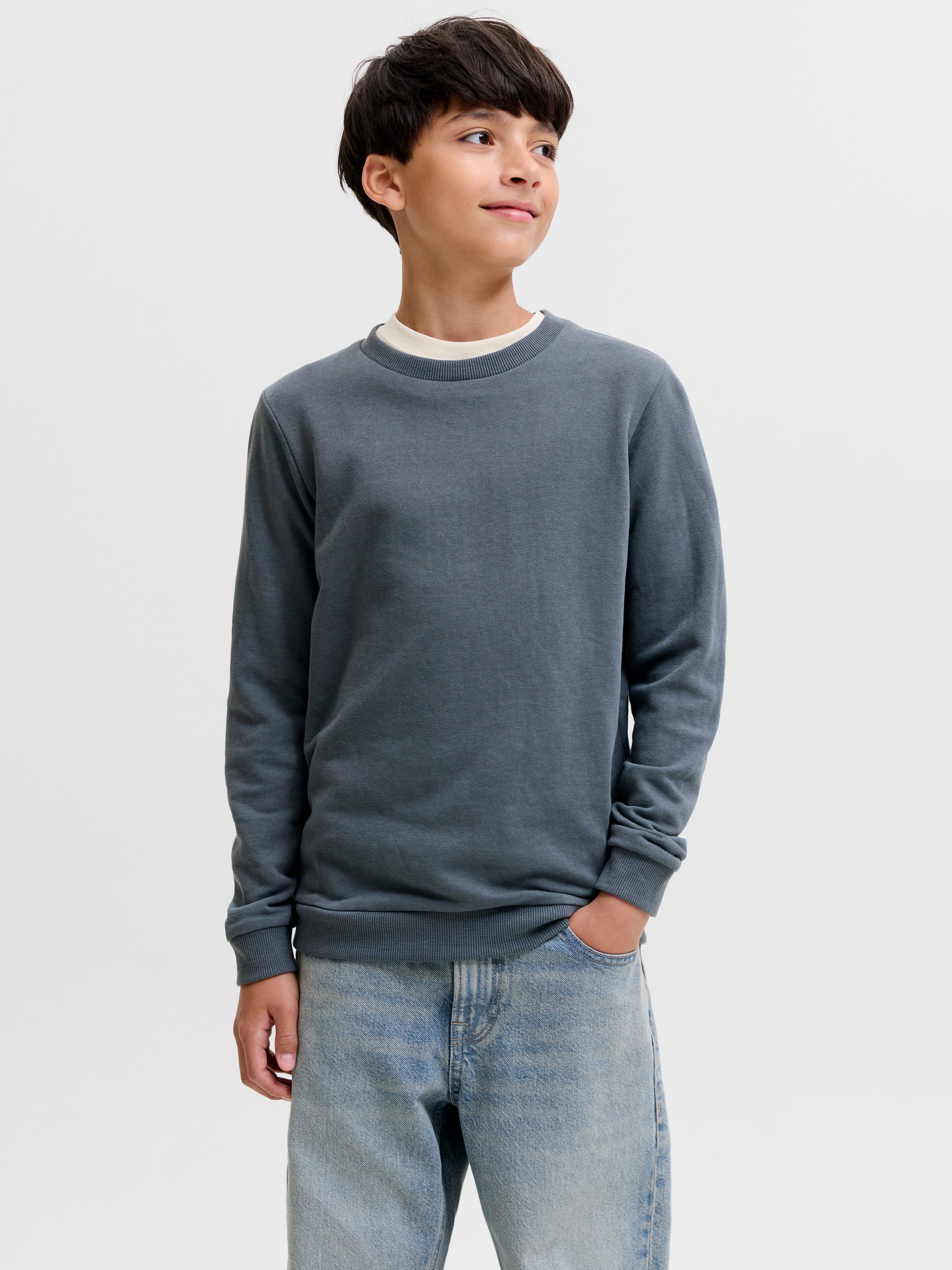 Jack & Jones Junior Sweatshirt JJEBRADLEY einfach kombinierbar, pflegeleicht Materialmix, regular fit