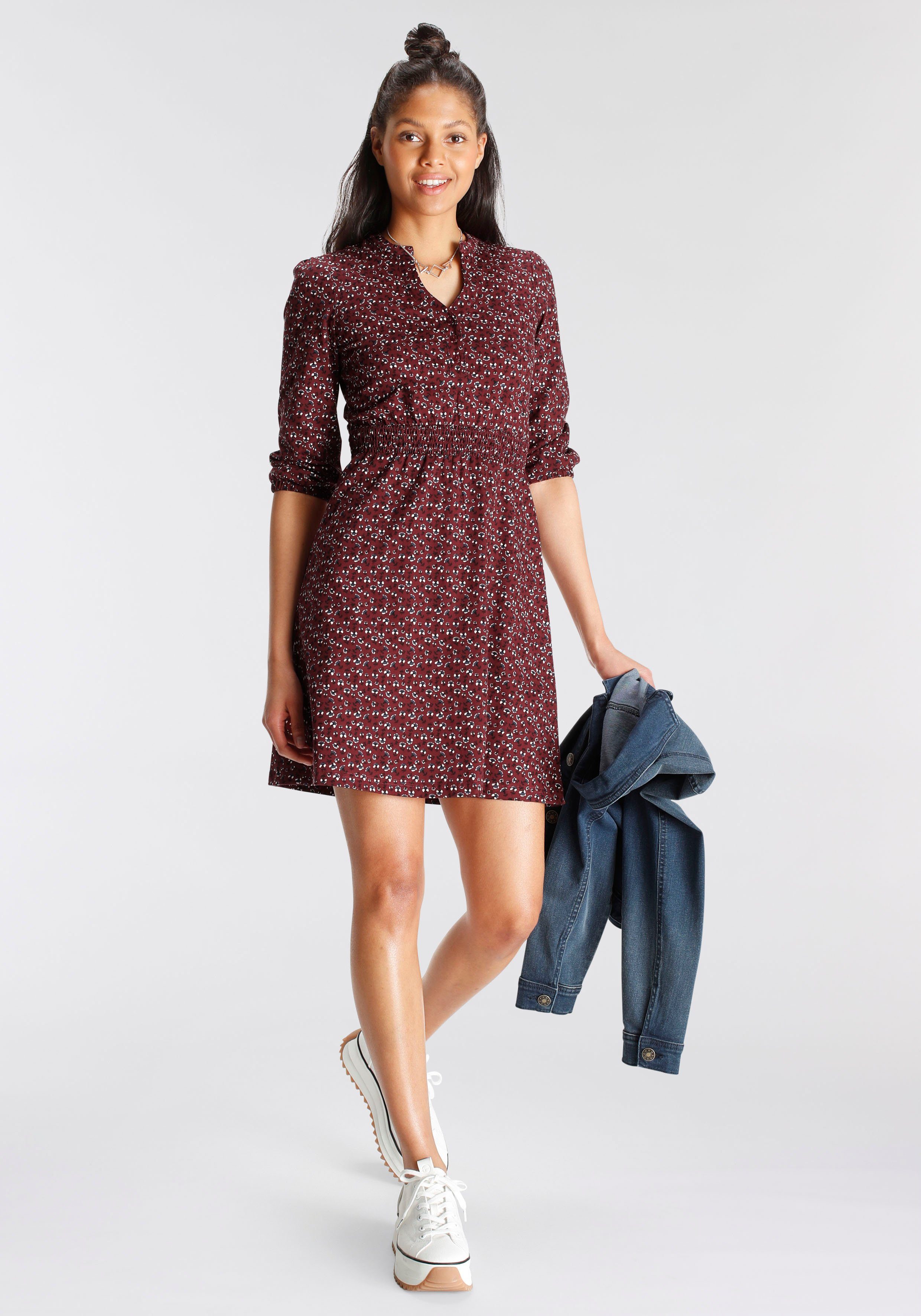 AJC Jerseykleid ausgestellt, aus Single Jersey, mit V-Ausschnitt, 3/4-Ärmel