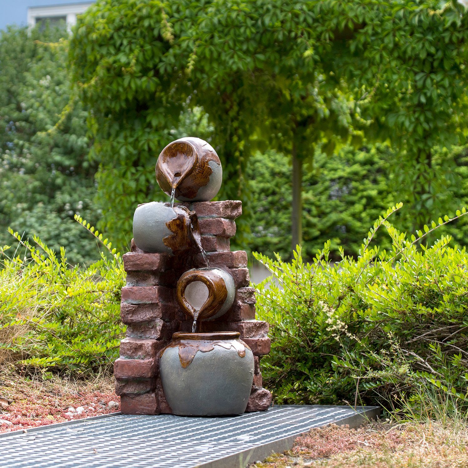 Köhko Gartenbrunnen Riesa mit Mauerwerk und Krügen Wasserfall Wasserspiel für Terrasse