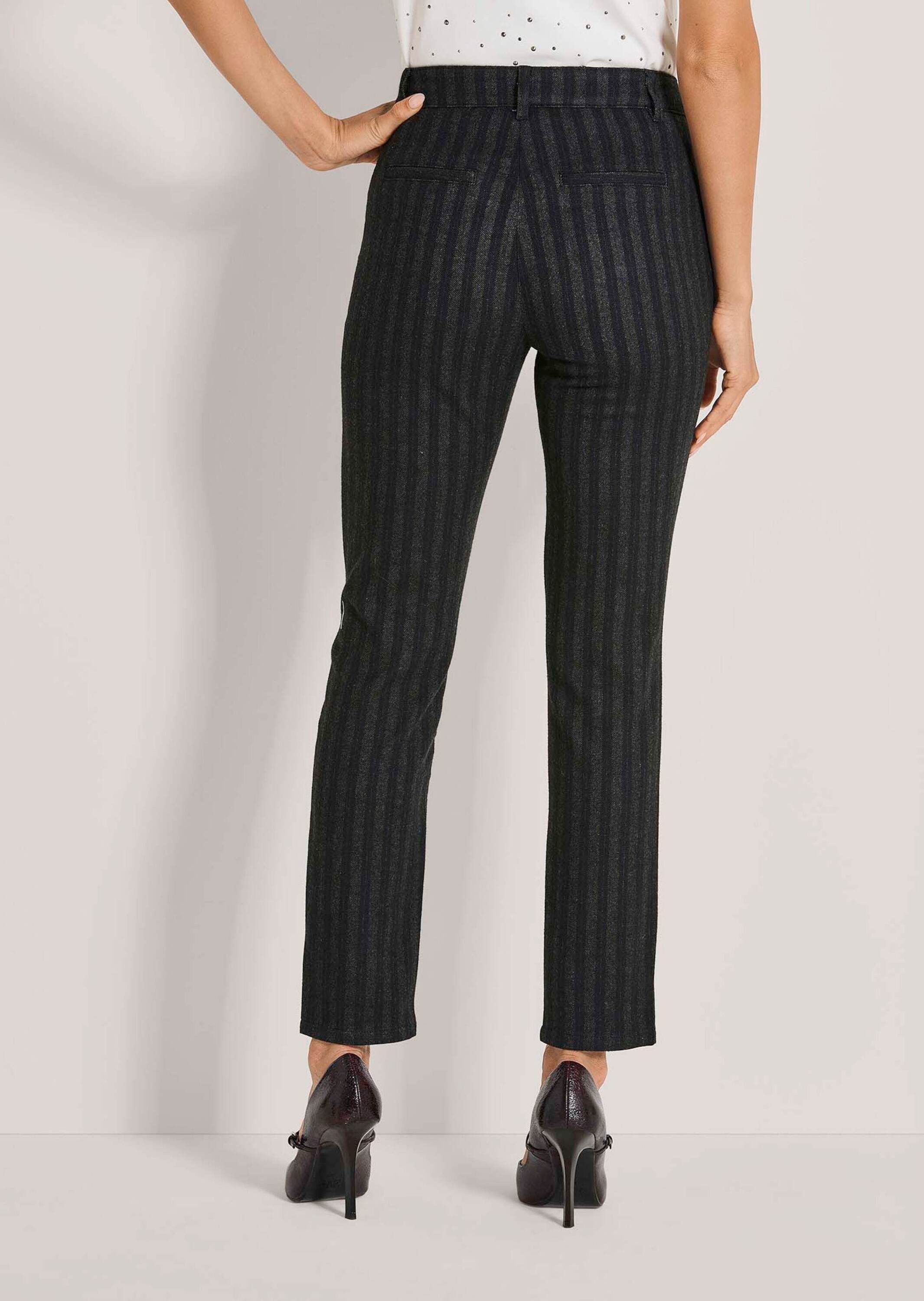 MADELEINE Stoffhose Kurzgröße: Flanellhose mit schmaler Beinform Slim Fit Hose mit dezentem Streifenmuster, Formbund, Gürtelschlaufen