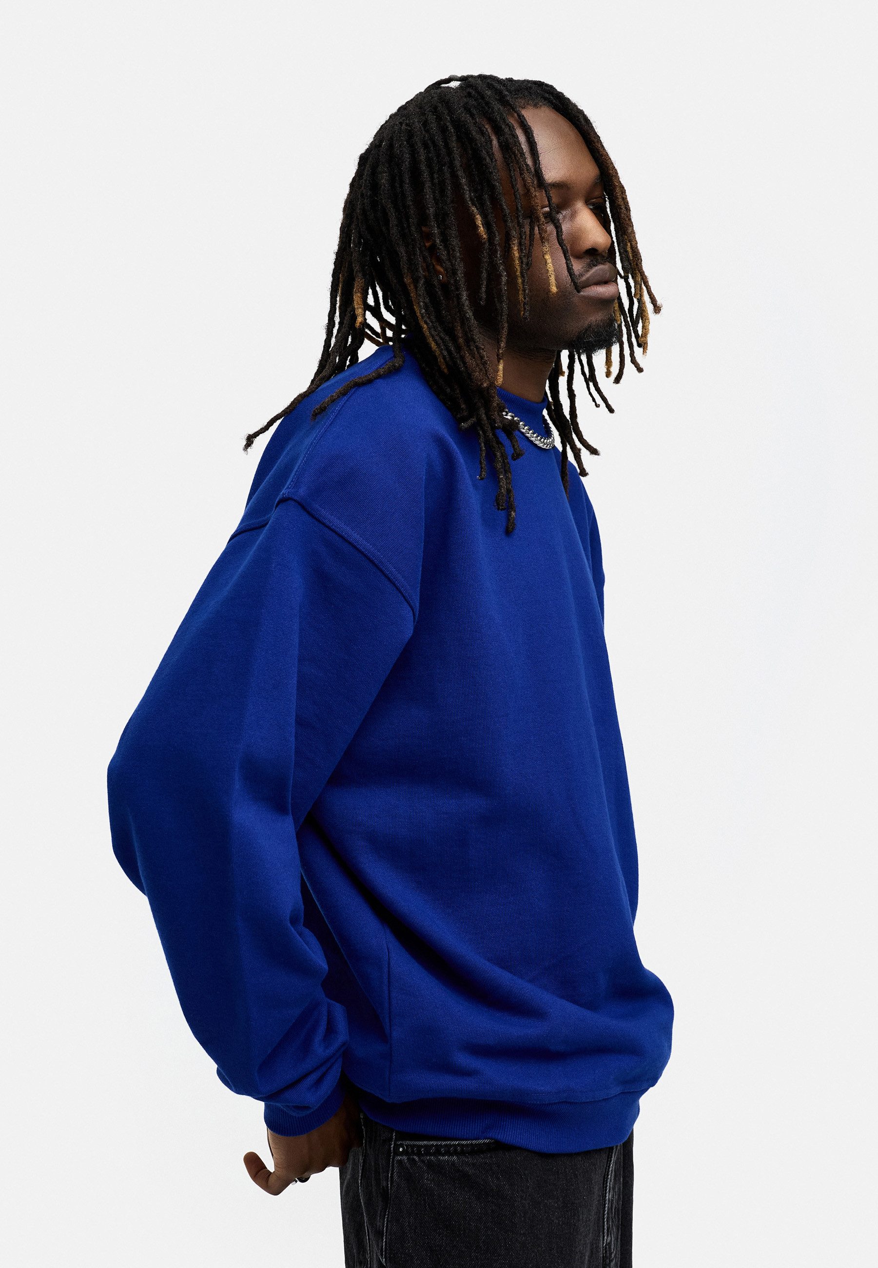 BEHYPE STUDIOS Sweatshirt IM OVERSIZE FIT, CREW-NECK PULLOVER Herren lockerer Rundhals Sweater