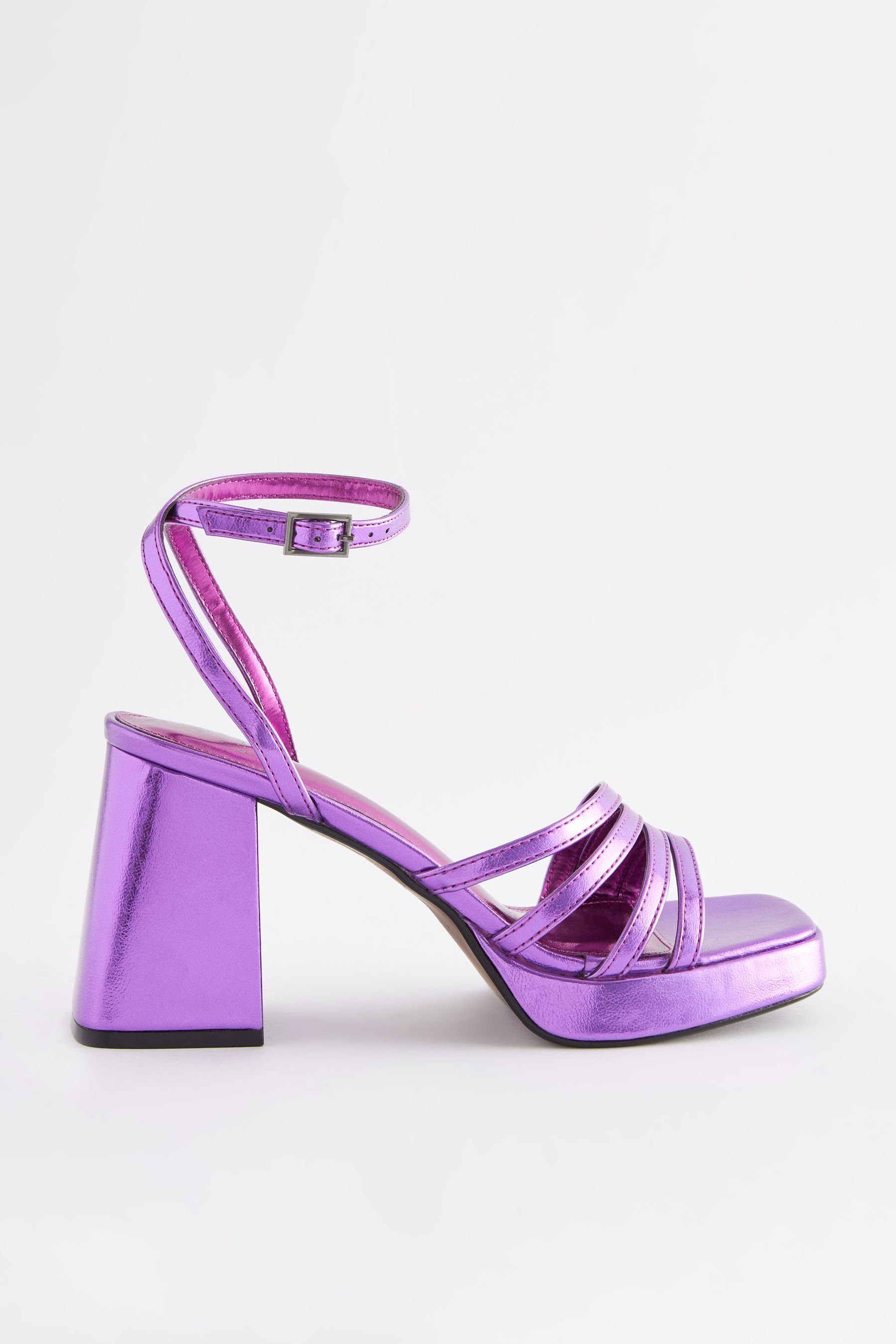 mit Forever (1-tlg) Plateauabsatz Next Riemchensandale Comfort® Purple Sandalette