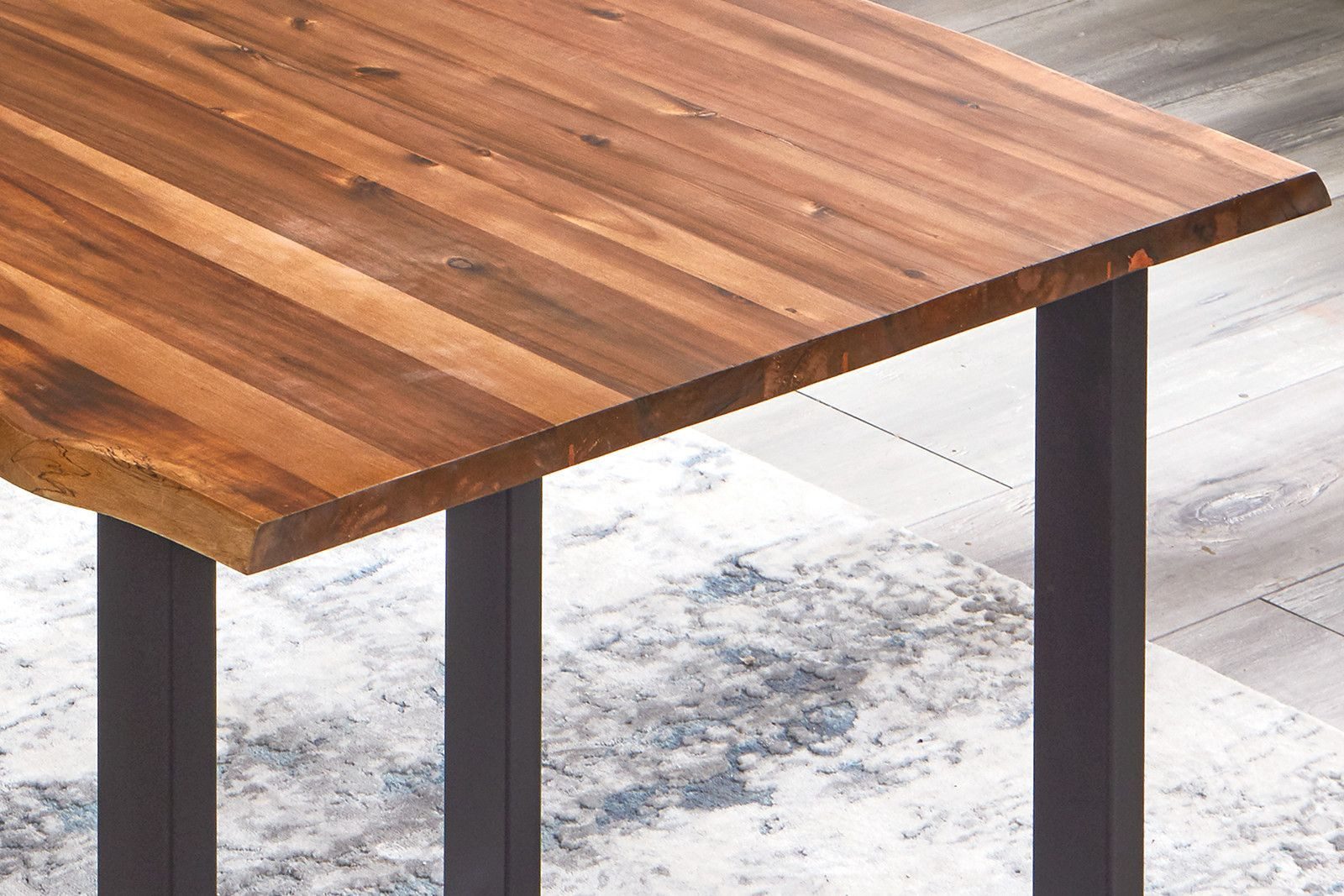 SAM® Baumkantentisch Baku, massives Akazienholz, cognacfarben, Baumkante, Metallgestell U-Form