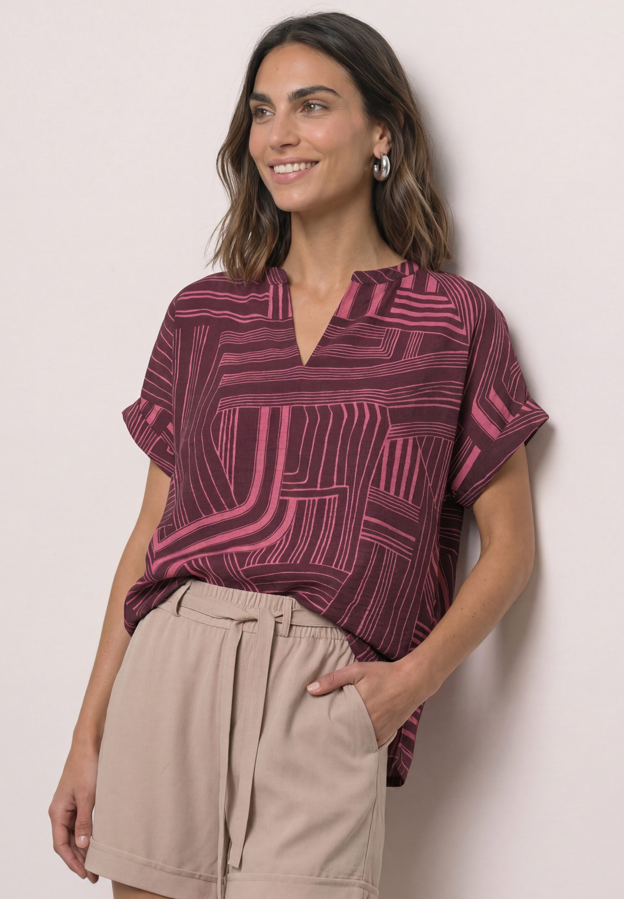 STREET ONE Kurzarmshirt Sommerbluse im Tunika-Look und mit grafischem Muster