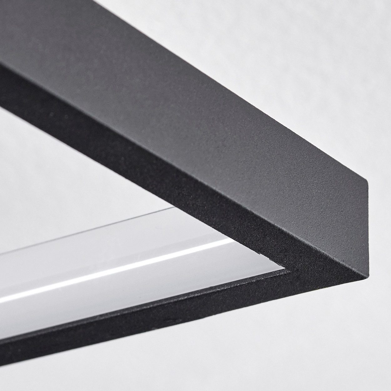hofstein Deckenleuchte dimmbare Deckenlampe aus Metall/Holz/Kunststoff in Schwarz/Natur/Weiß, 3000 Kelvin, 6600 Lumen, LED 48 Watt, dimmbar über Lichtschalter