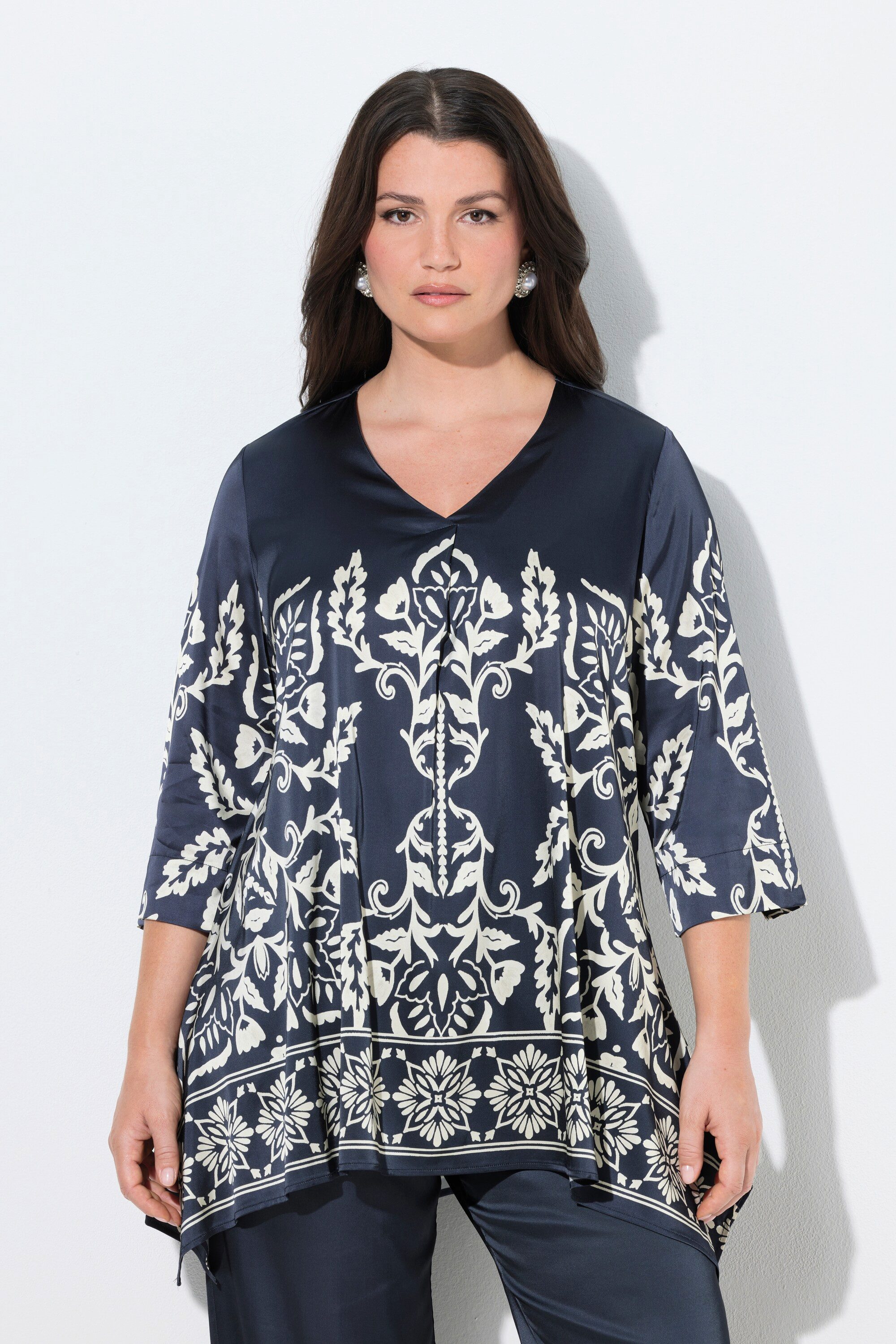 Ulla Popken Tunika Bluse Zipfelsaum A-Linie V-Ausschnitt 3/4-Arm