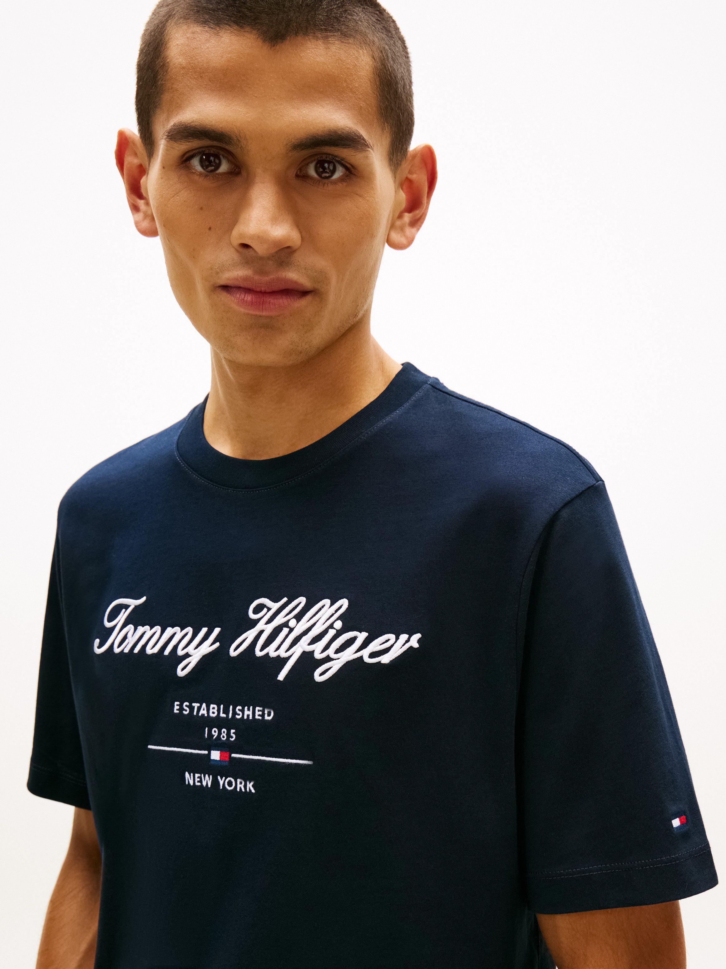 Tommy Hilfiger T-Shirt SCRIPT LOGO TEE mit aufgesticktem Logo günstig online kaufen