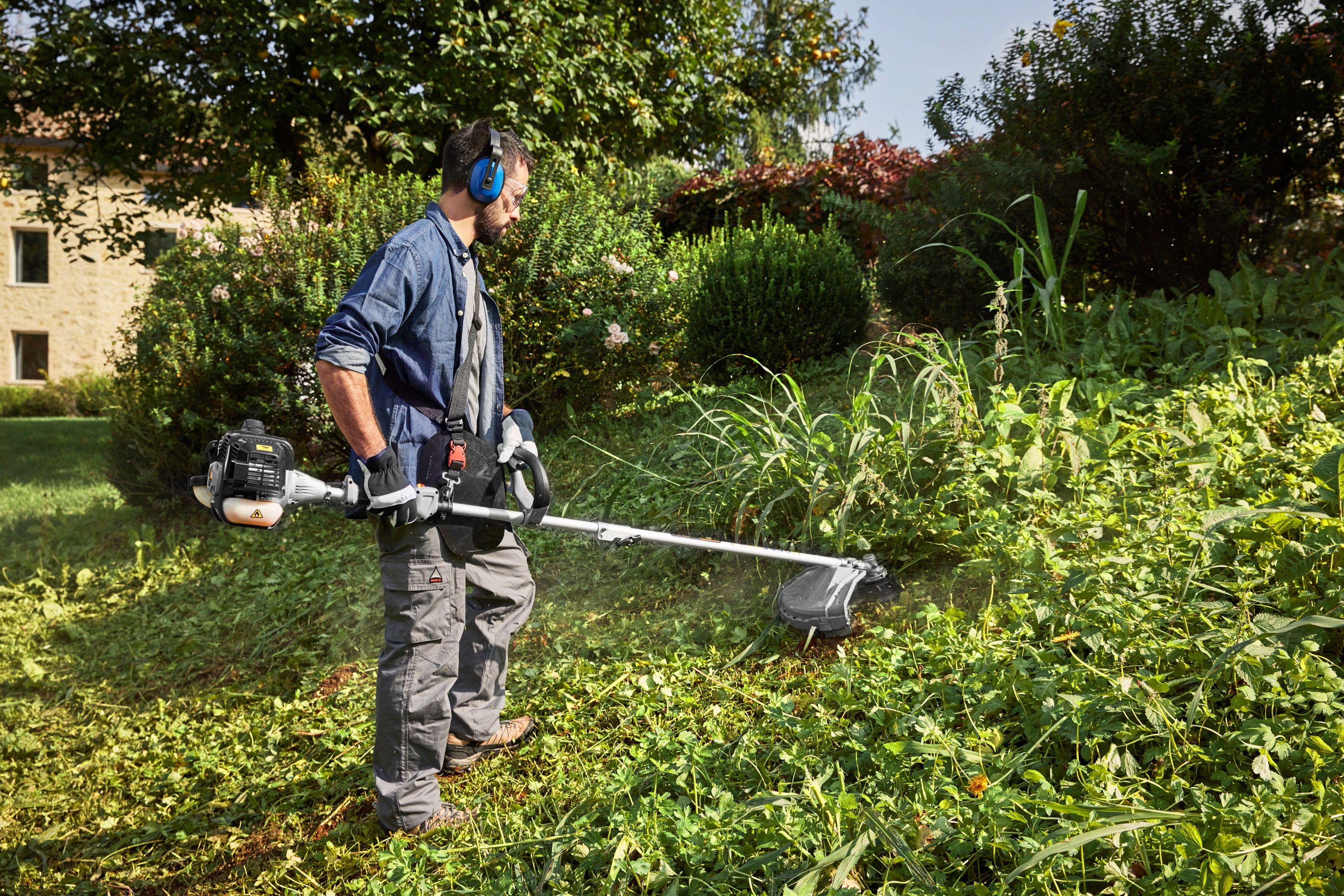 Alpina-Garden Benzin-Motorsense AMT 26 - 5 in 1, 25,5 cm Arbeitsbreite Messer, 43 cm Arbeitsbreite Faden, (Set), mit Heckenscheren- und Hochentasteraufsatz