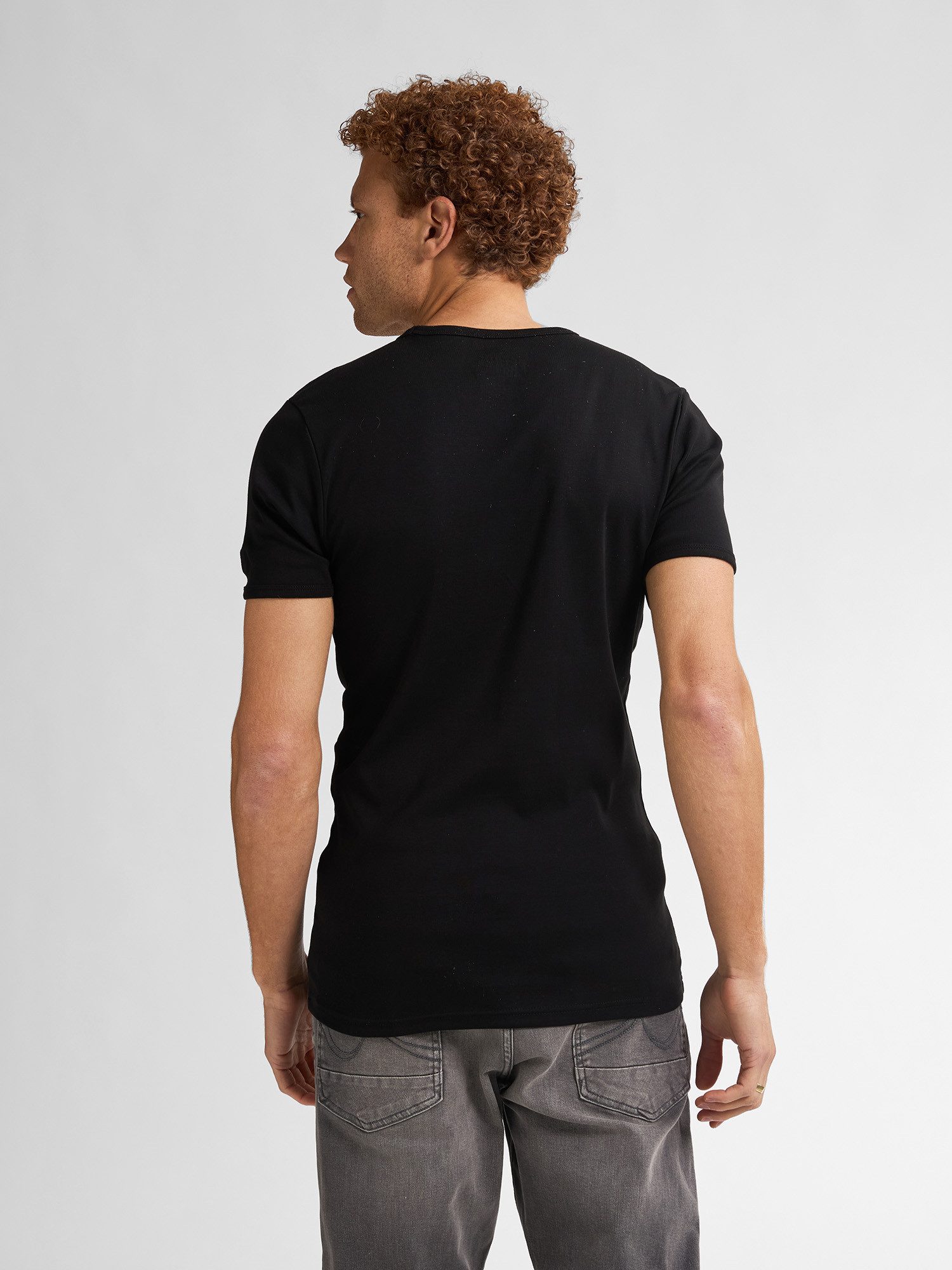 Petrol Industries T-Shirt mit V-Ausschnitt – Bild 2 von 5